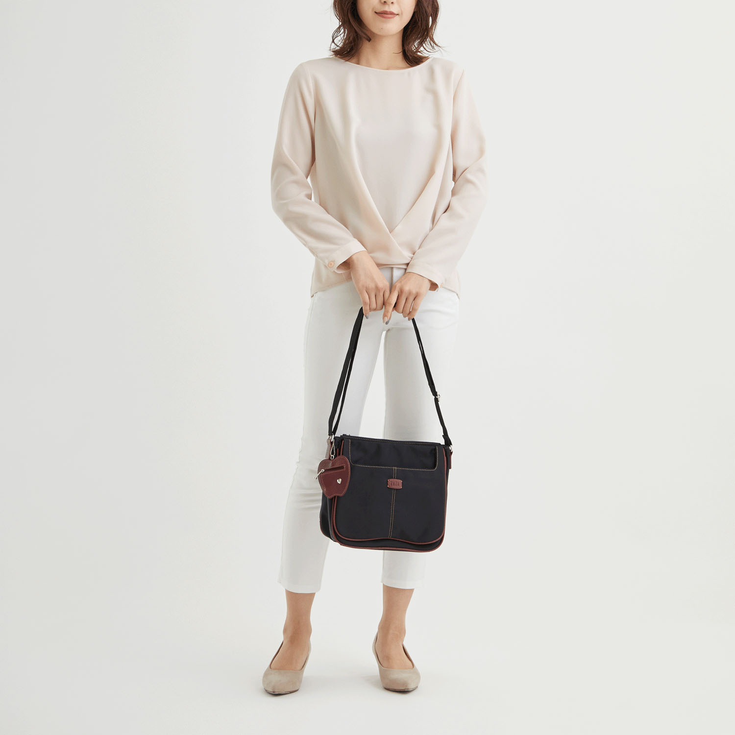 リンゴチャーム付ショルダーバッグ - 画像2