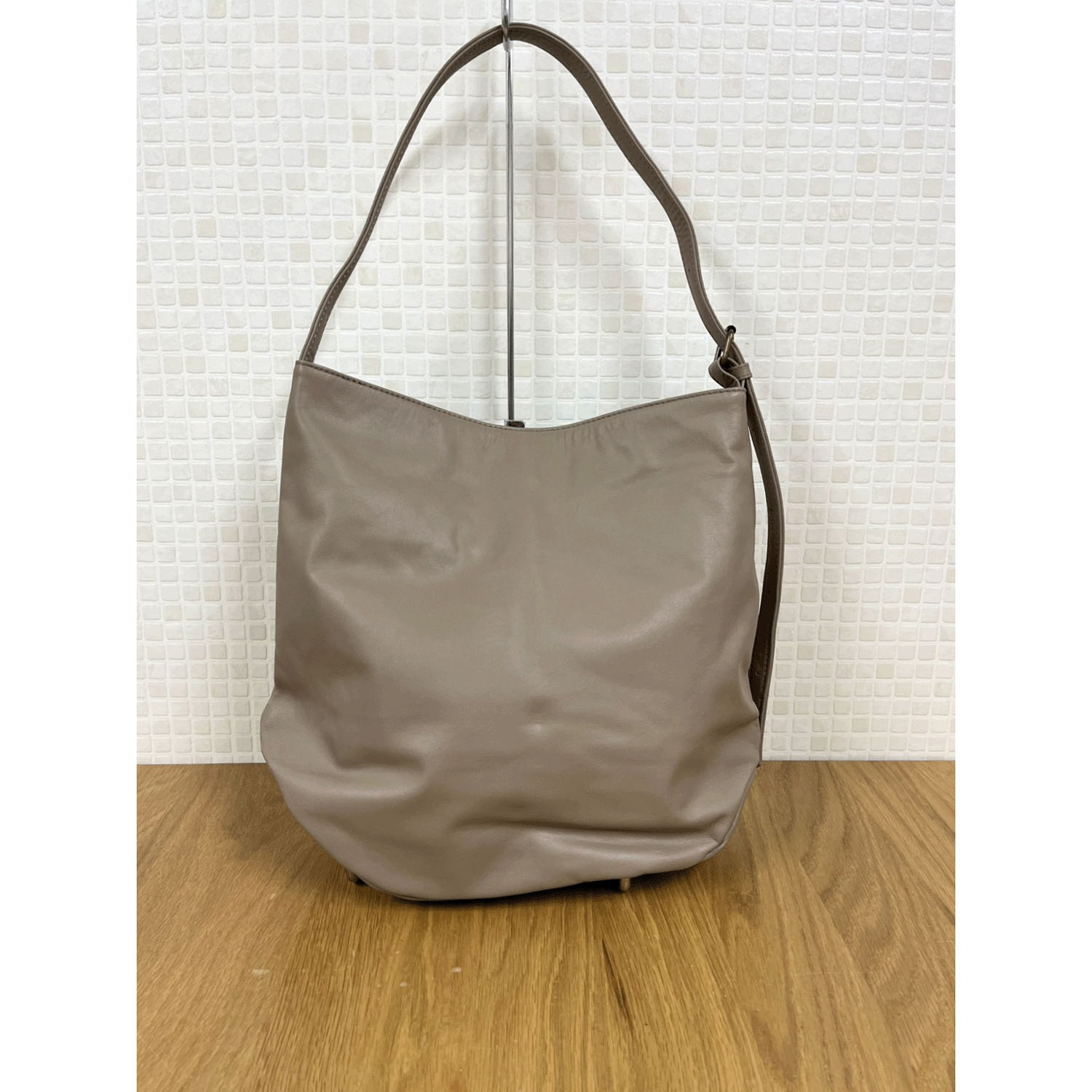 ONE PAIRED（ワンペアード） 牛革撥水ビッグワンショルダーバッグ - 画像4