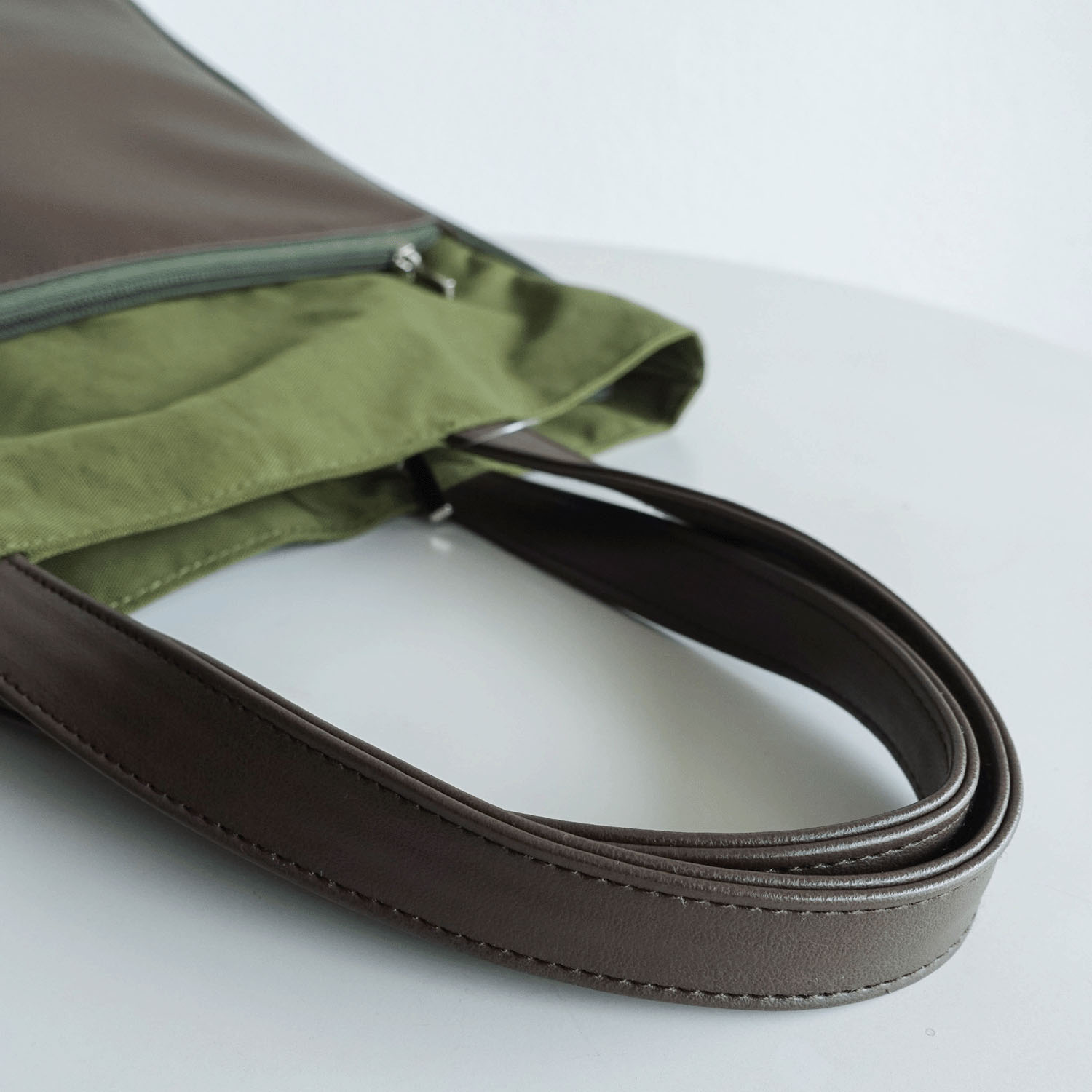 【エトワール別注色】プレーンA4拡張縦型バッグ - 画像6