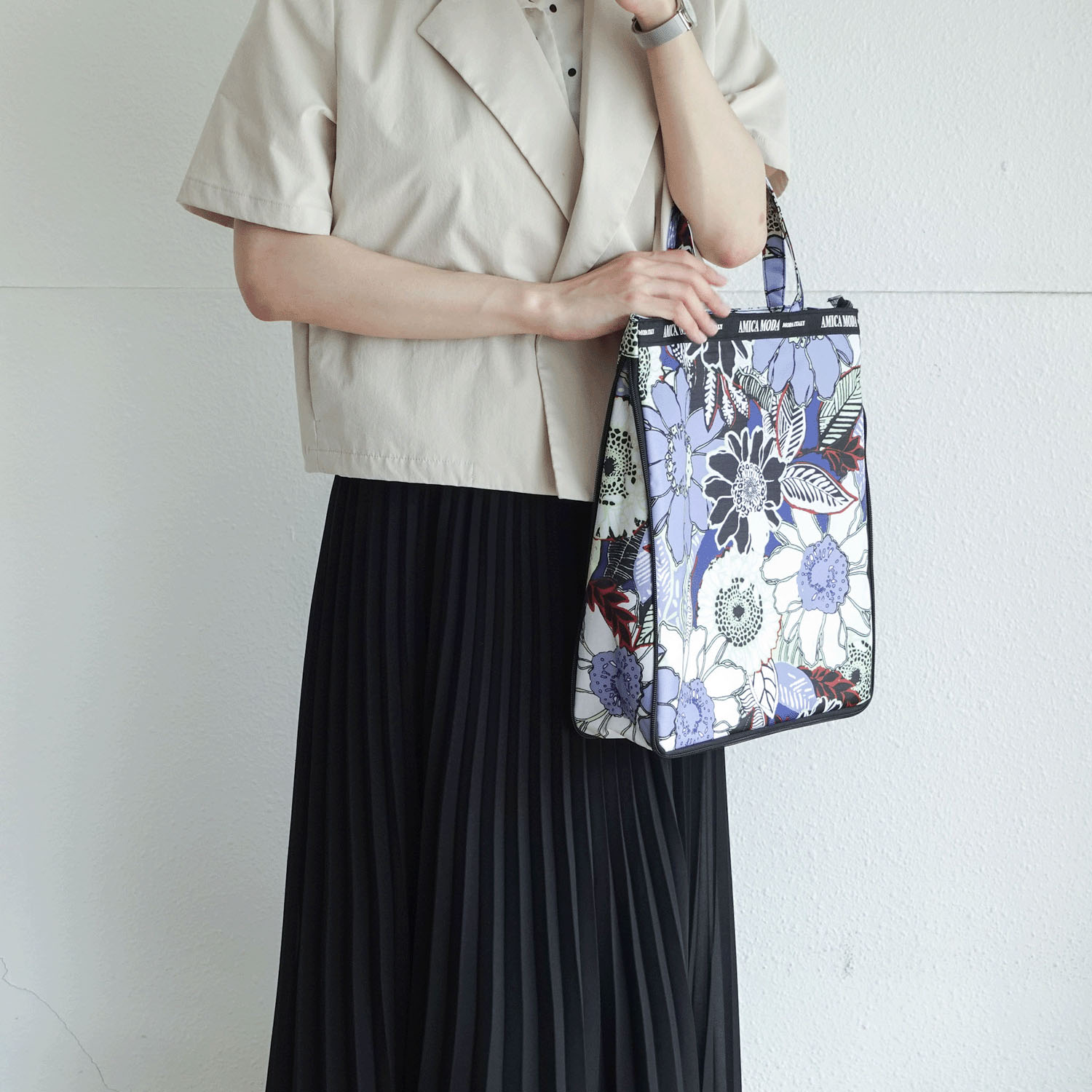 モダンフラワー柄 A4拡張縦型バッグ - 画像2