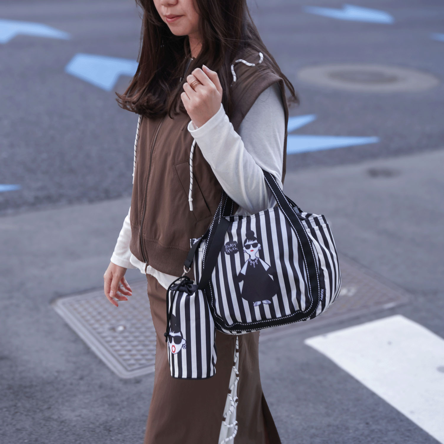 【エトワールオリジナル】保冷レディエマ柄ボトル付きバッグ バルーン小 - 画像3