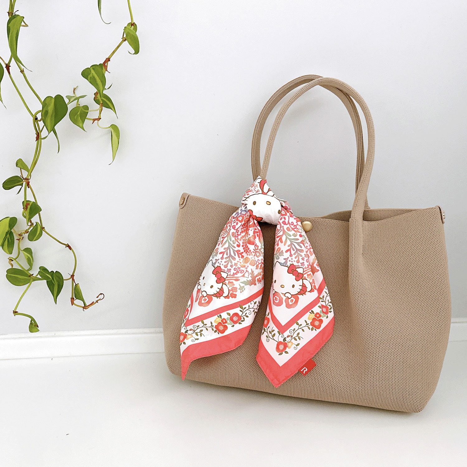 【在庫ある分で終了】ルートート ハローキティスカーフトートバッグ - 画像2