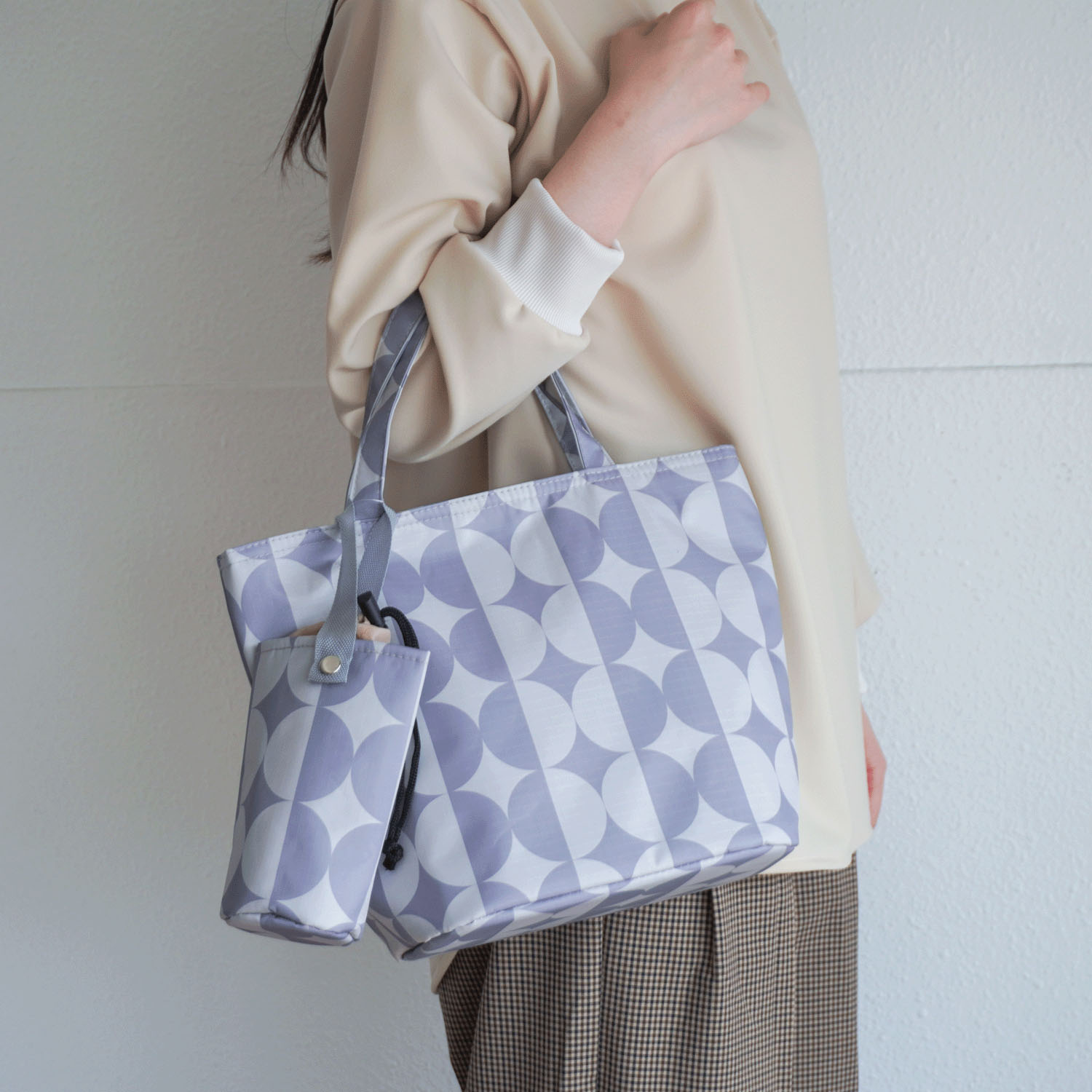 【エトワール別注柄】ドット柄保冷ボトル付バッグ