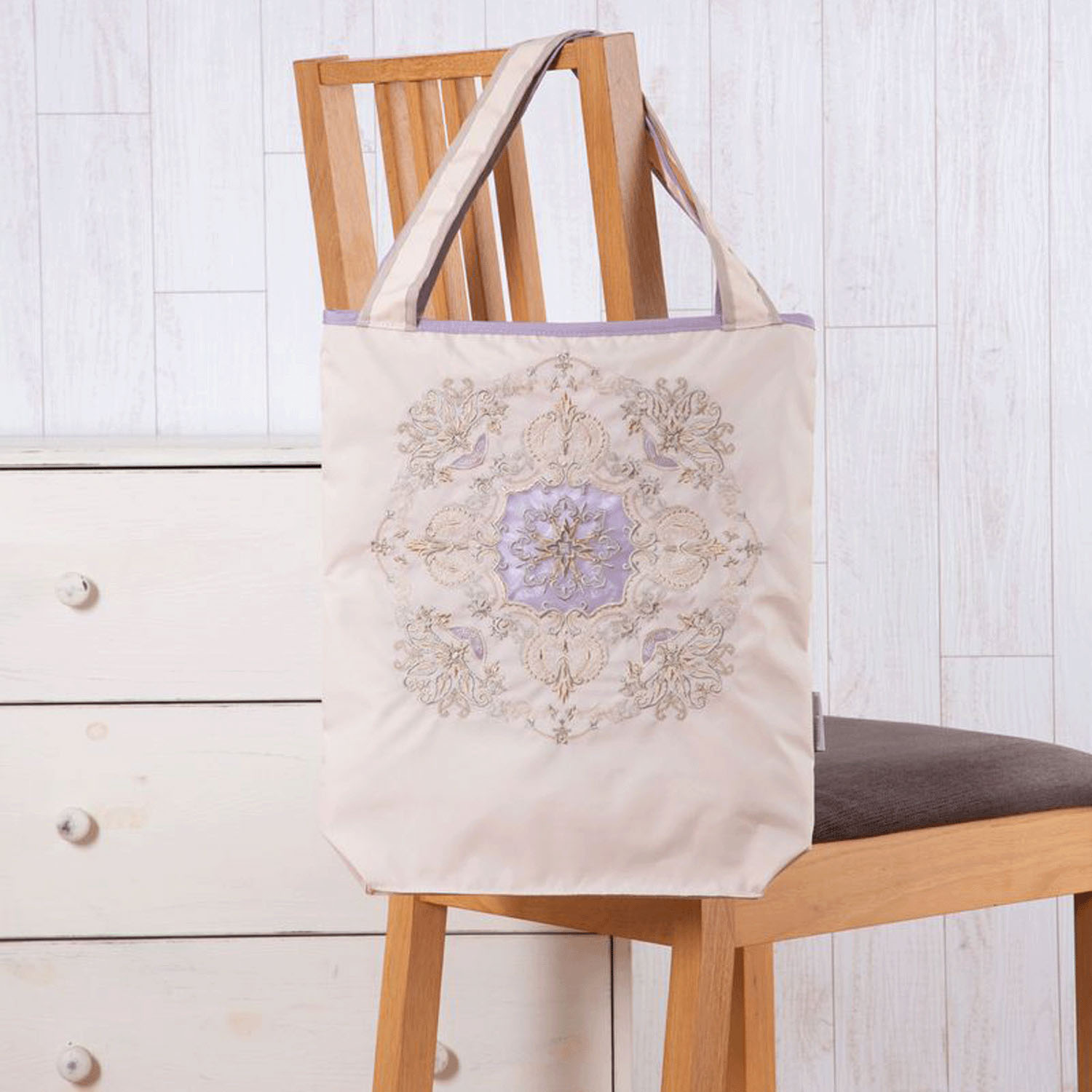 ダマスクオーガンジー刺繍 防水・撥水トートバッグ - 画像4