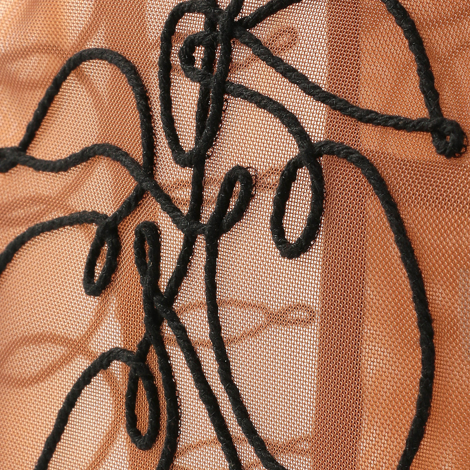 【15－00、24－00 在庫ある分で終了】cachecache コード刺繍メッシュバッグ - 画像4