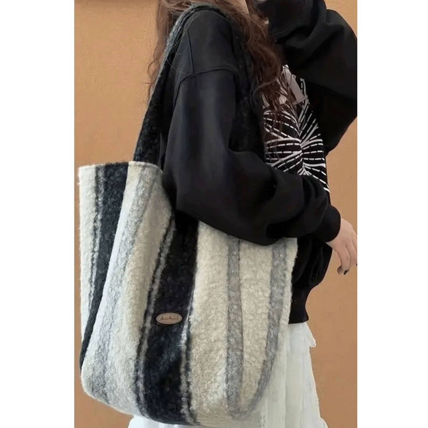 柄物ボアトートバッグ - 画像2