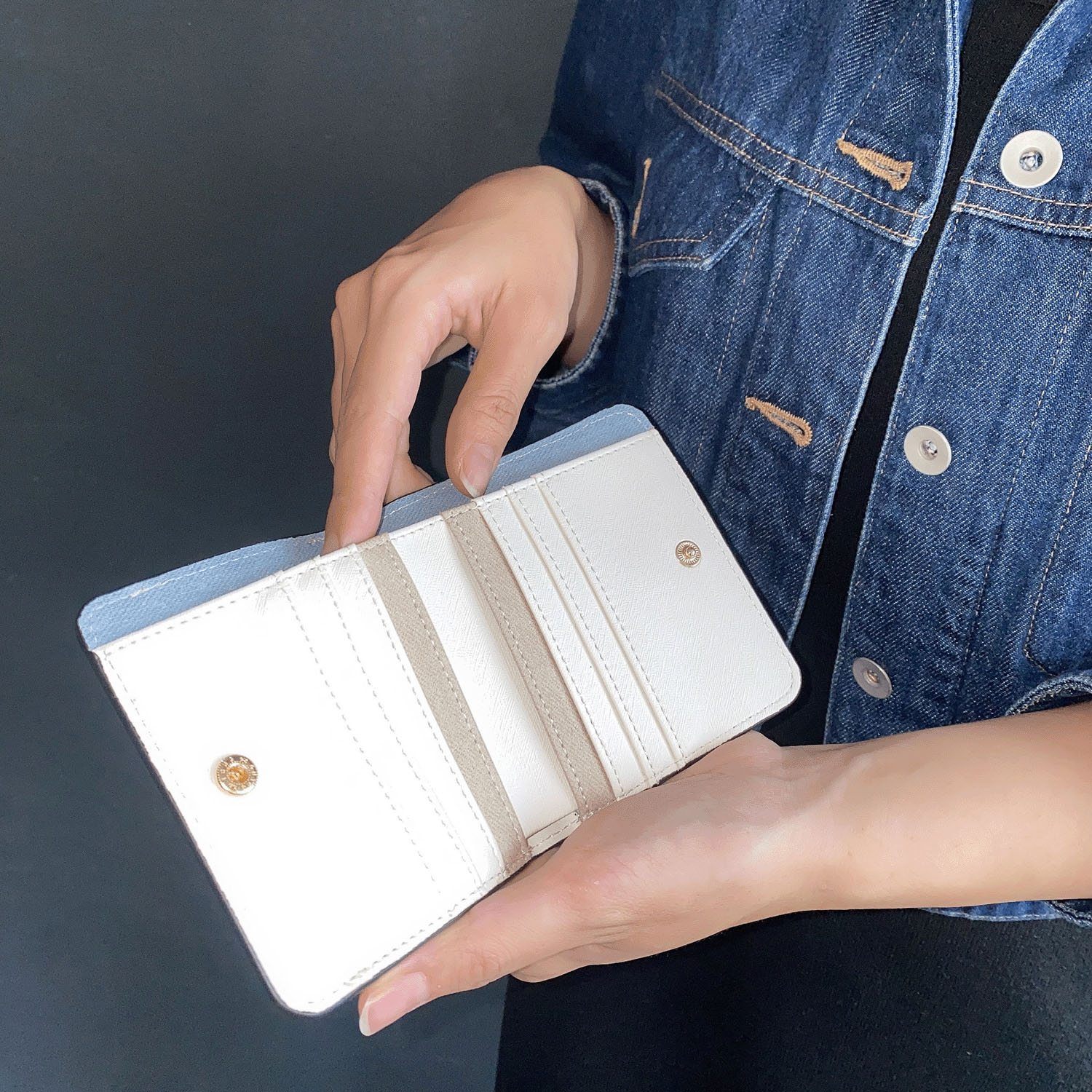 馬蹄金具2つ折り財布 - 画像2