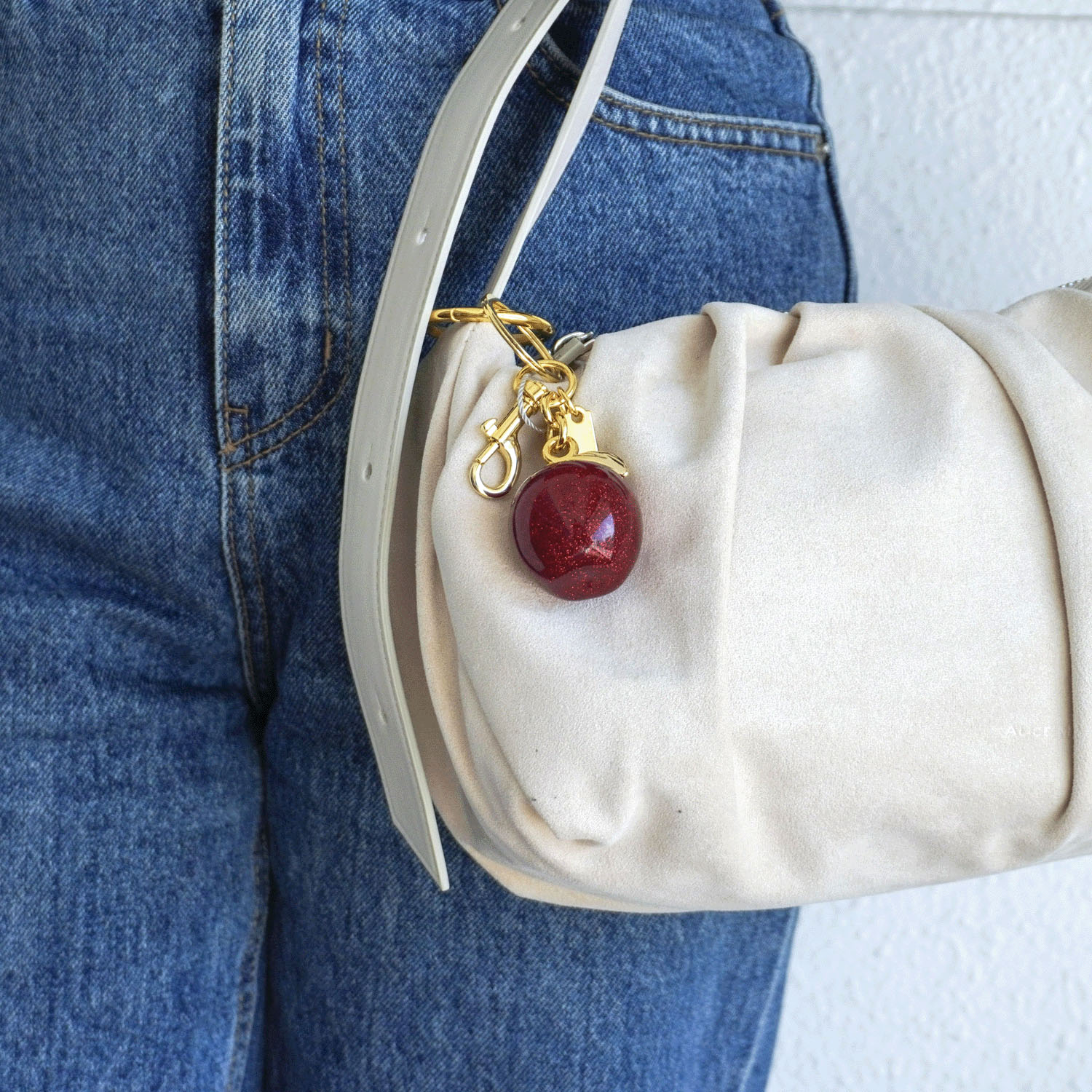 【33－00 在庫ある分で終了】cachecache リンゴチャーム