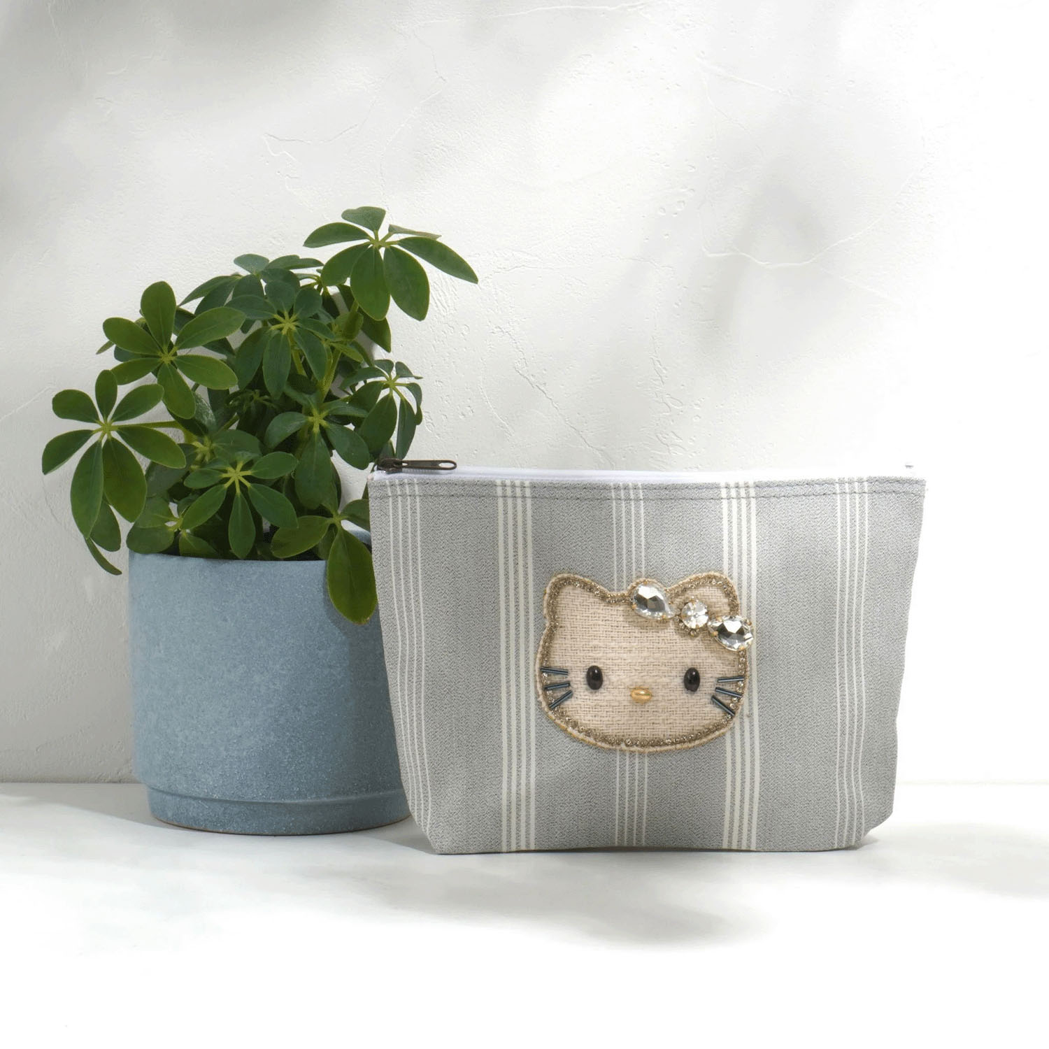 Hello Kitty×MAYGLOBE ストライプ船型ポーチ