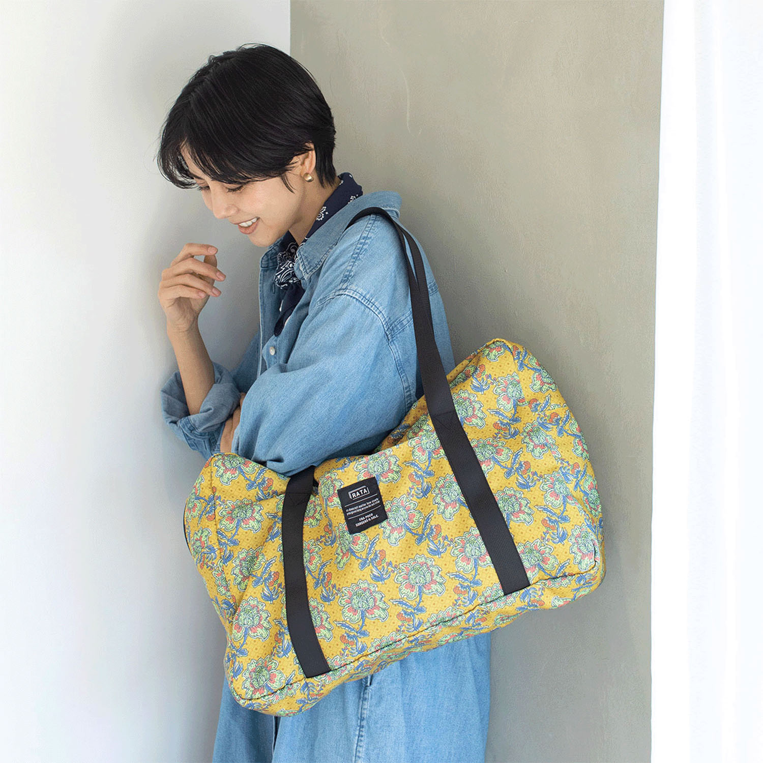 ラタプリント折り畳みボストンバッグ