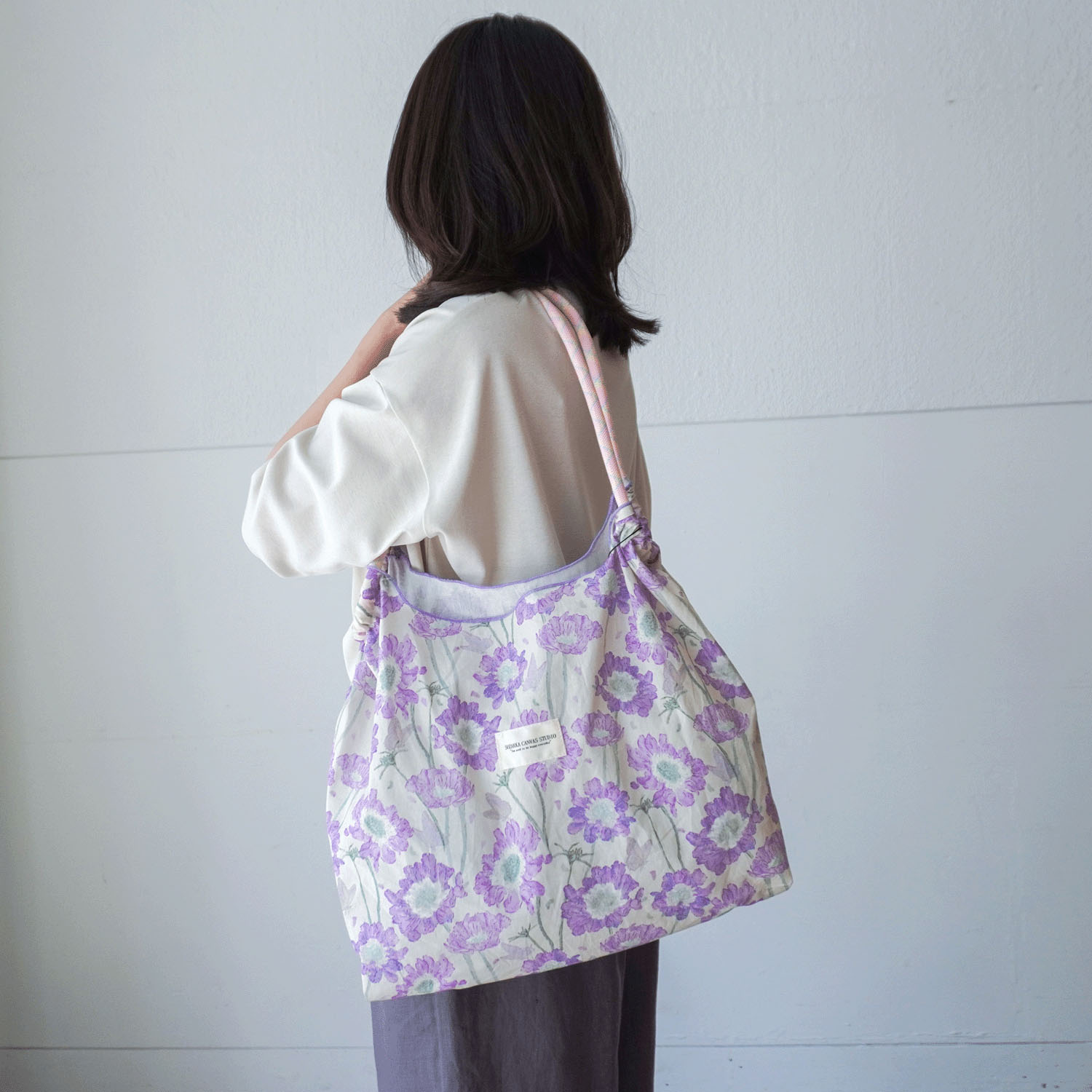 【72－00と82－00はエトワール別注柄】プリント2WAYバッグ - 画像2