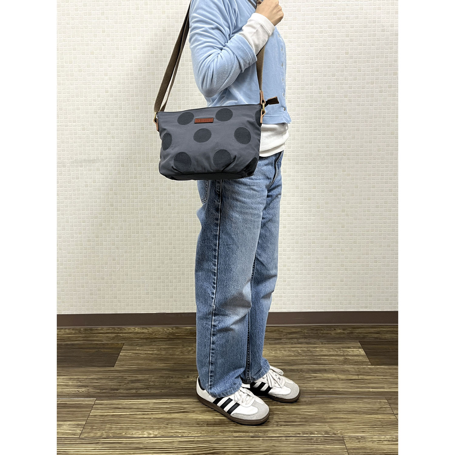 【在庫ある分で終了】toleur ドット刺繍横型ショルダーバッグ