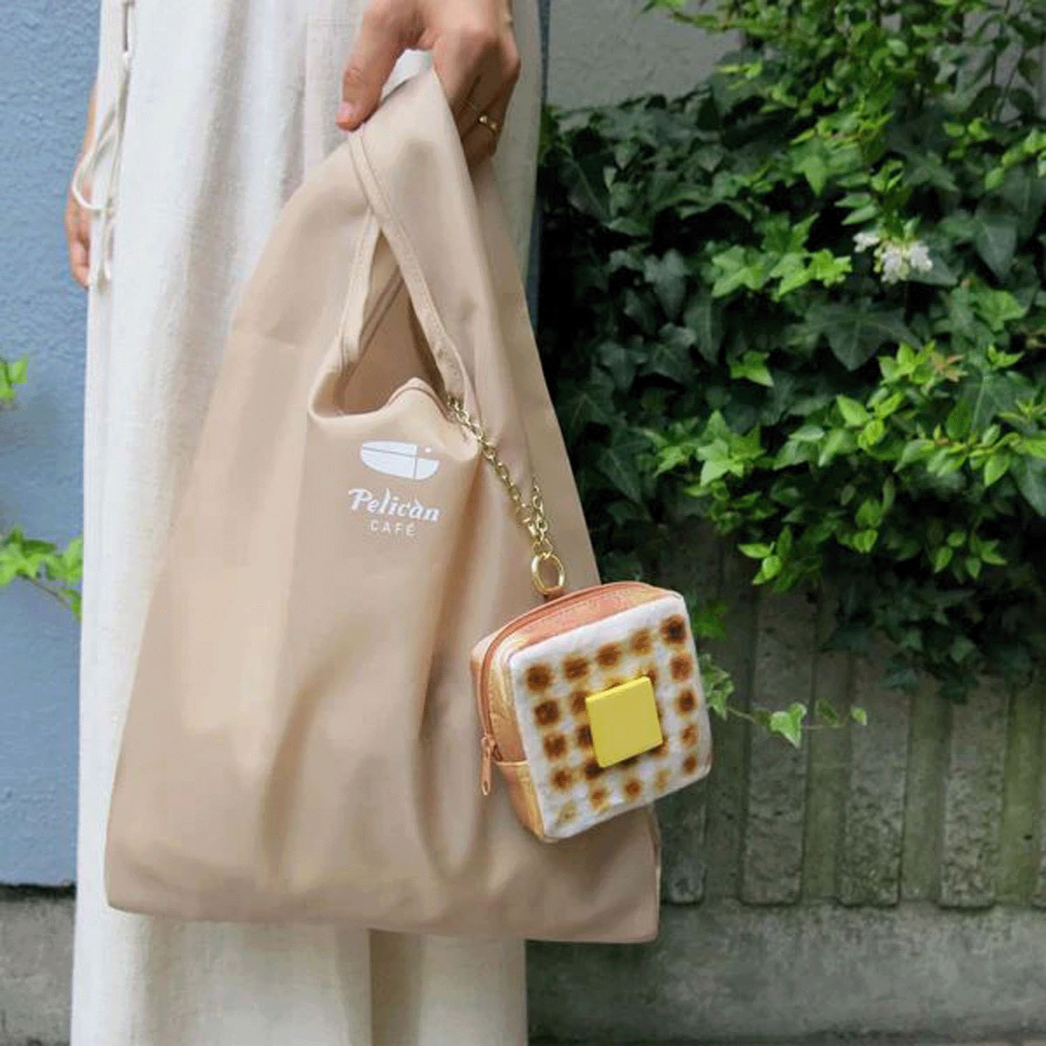 【MYUUAミューア】 ペリカン トーストエコバッグ入りポーチ