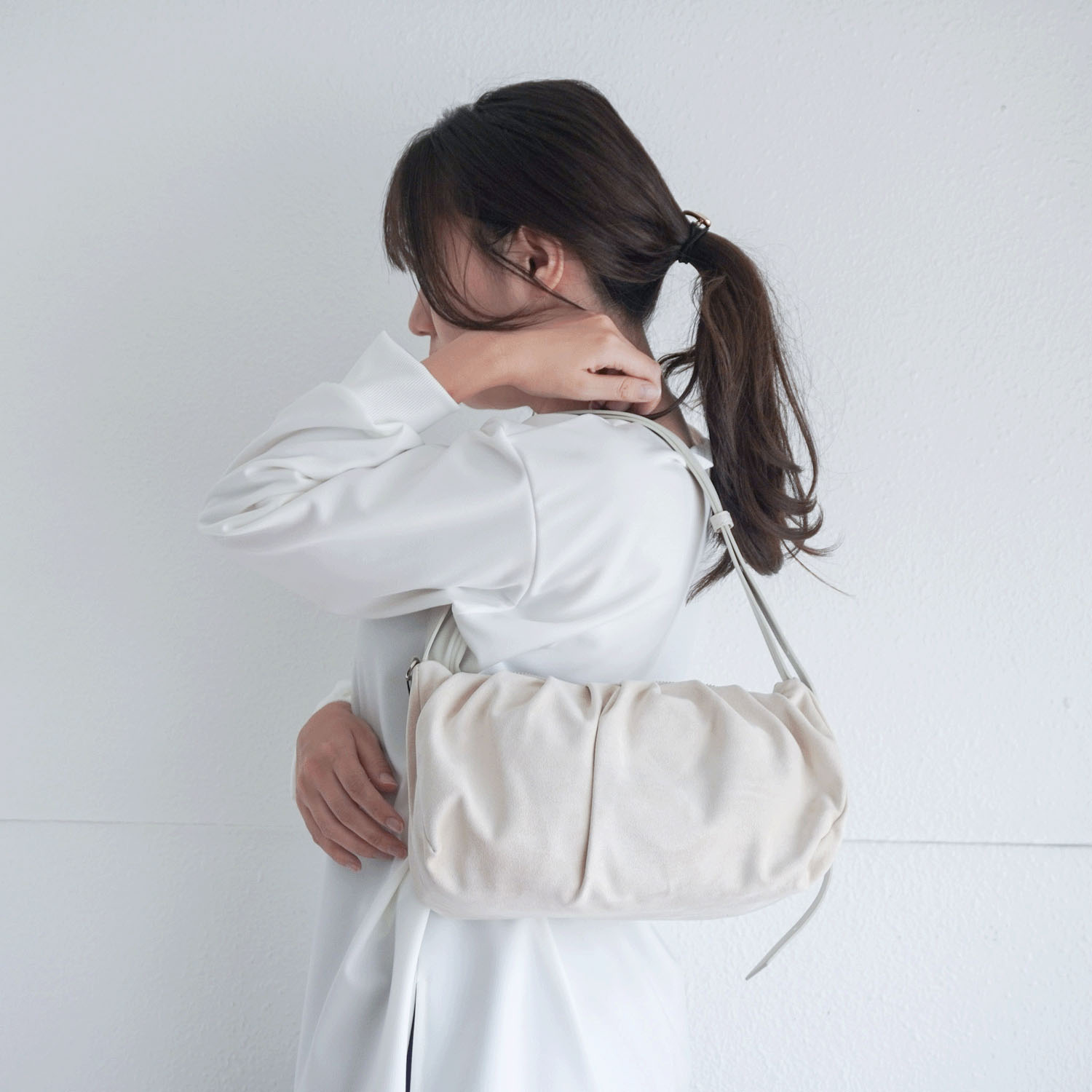 ALICE MARTHA ERIN SUEDE ギャザースエードショルダーバッグ