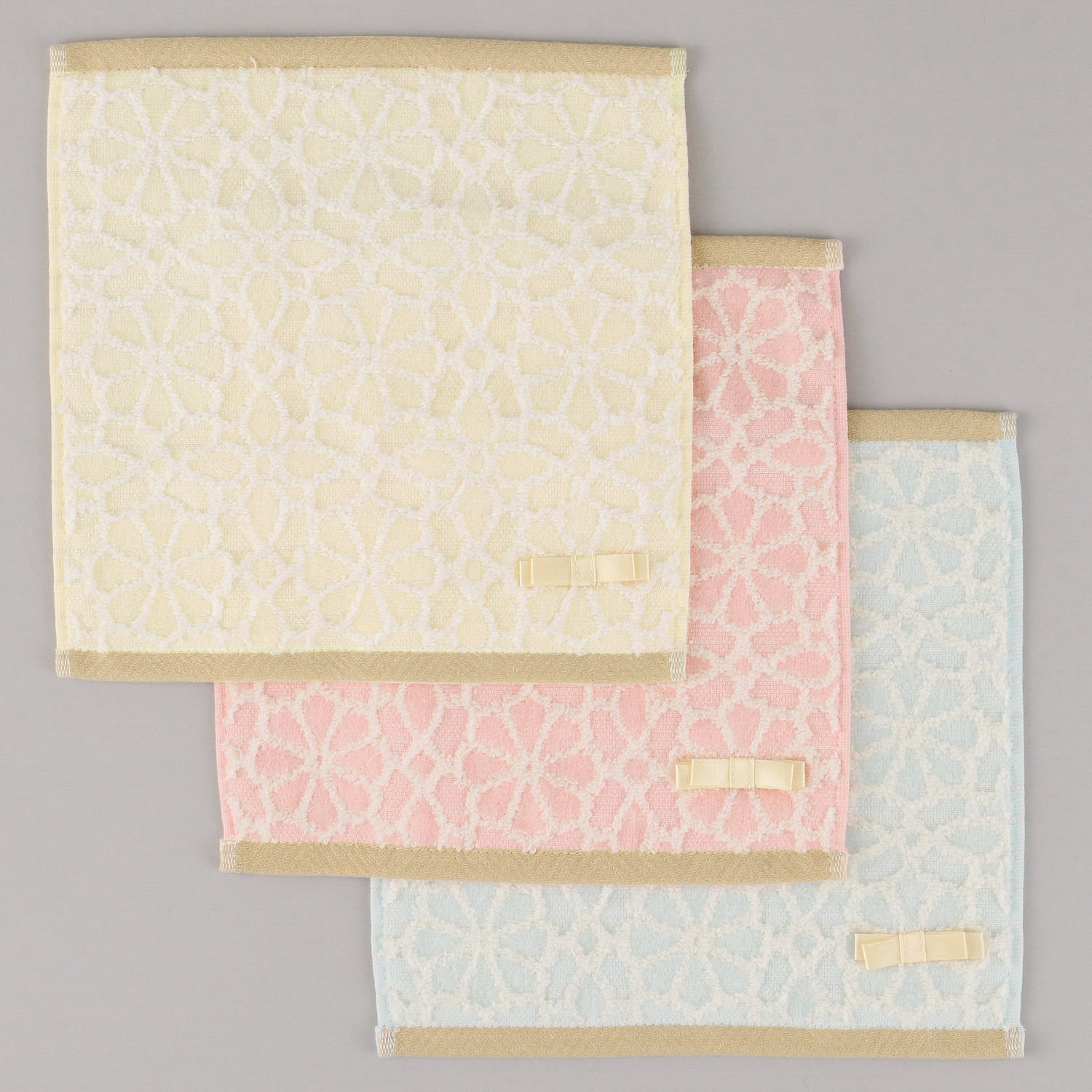 クチュールプリュス タイルフラワー ハンカチ