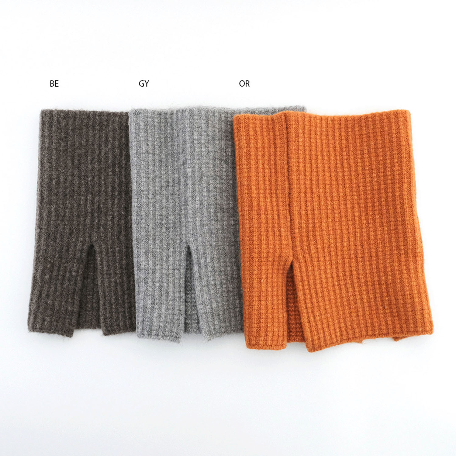 アレンジ自在 つけ襟風にも楽しめるショートスヌード - 画像6