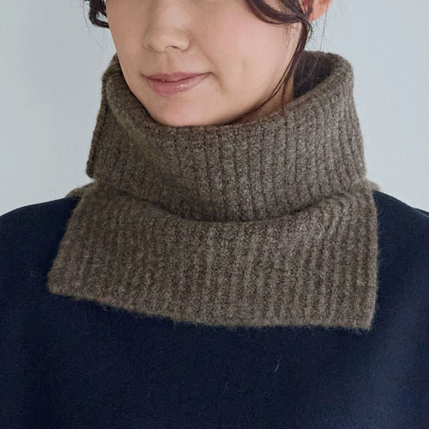 アレンジ自在 つけ襟風にも楽しめるショートスヌード