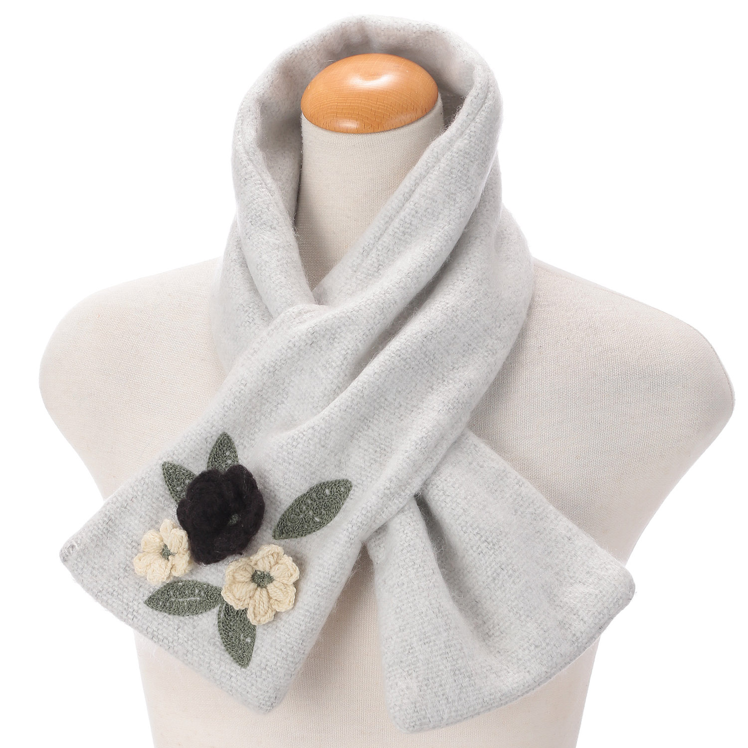 【シルバーグレー、ピンク終了】インド製 差込みマフラー フラワーモチーフ