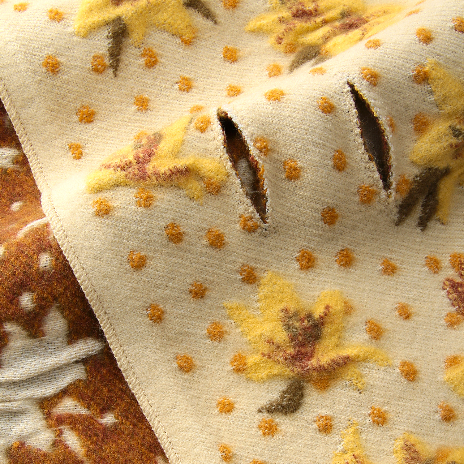 【シルバーグレー終了】ラシクモア リリィドットクロスマフラー - 画像3