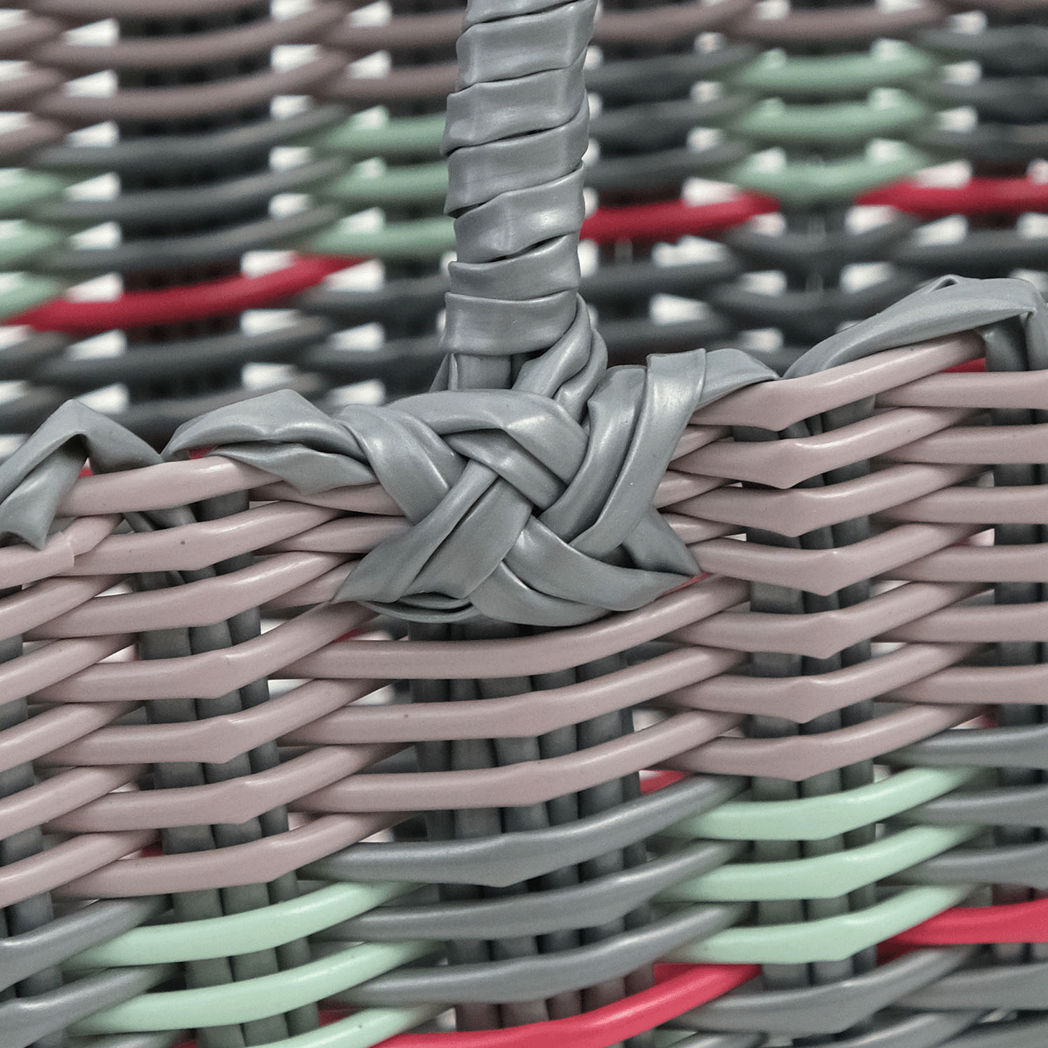 色の組み合わせが楽しいレジャーにぴったりなパーチャスバッグ - 画像7