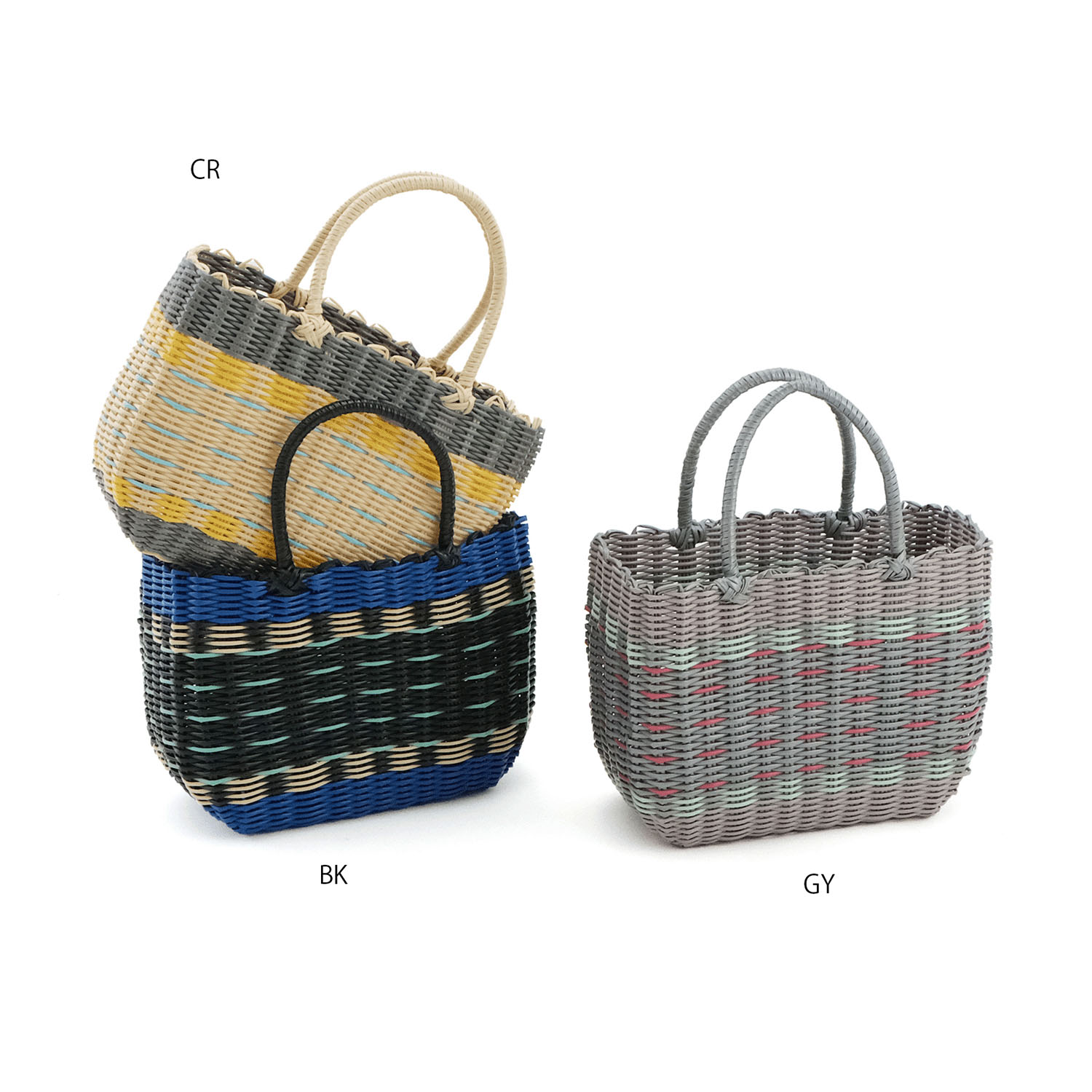 色の組み合わせが楽しいレジャーにぴったりなパーチャスバッグ