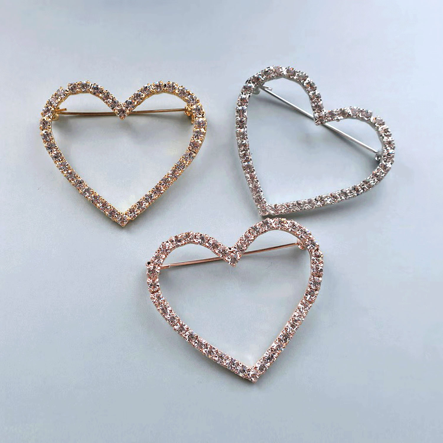 日本製 ビジューオープンハートブローチ - 画像4