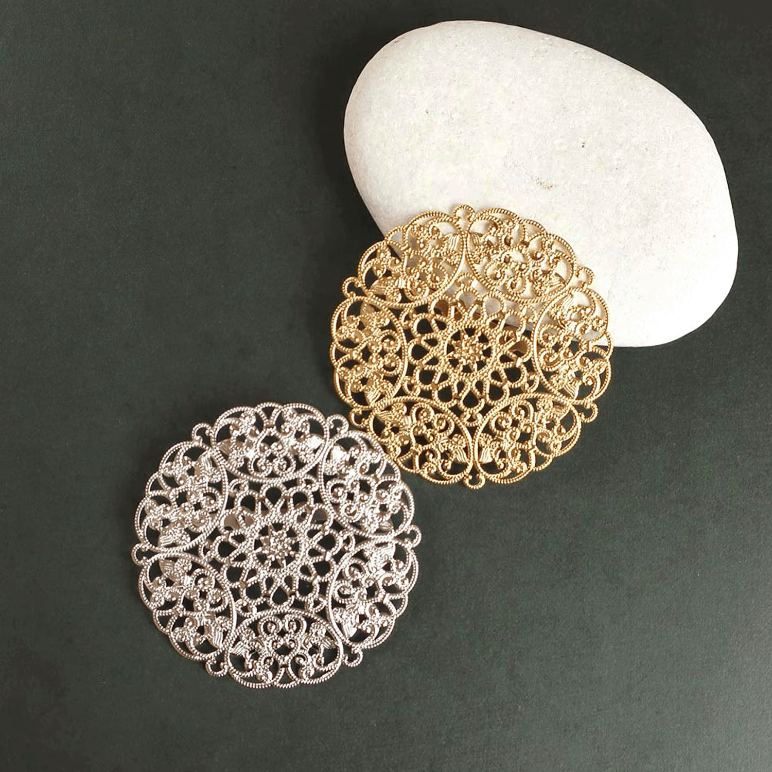 日本製 アラベスクブローチ - 画像3