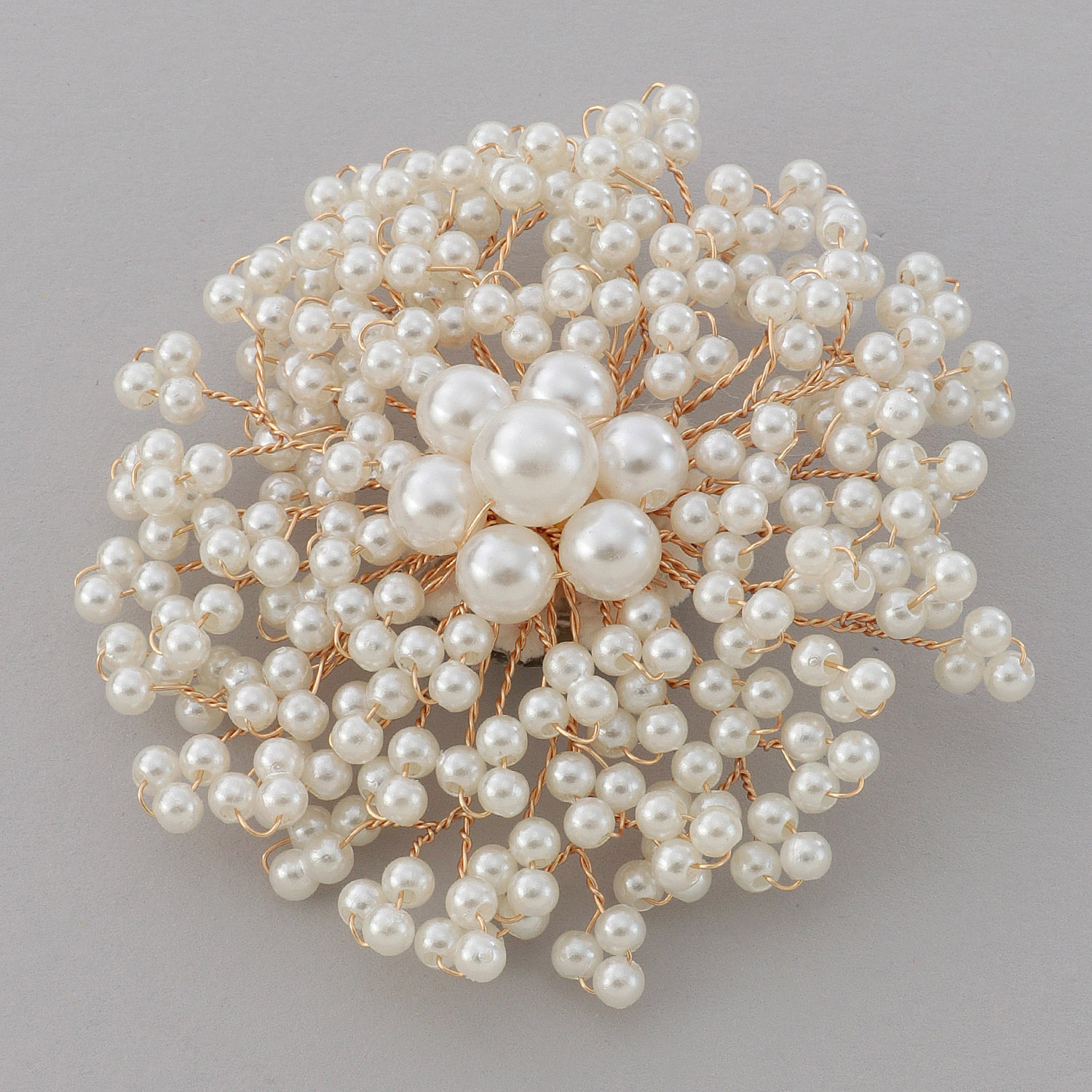 パールブローチ