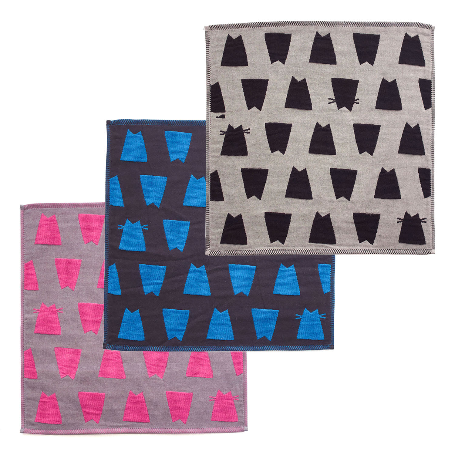 三重ガーゼハンカチ よく見ると猫