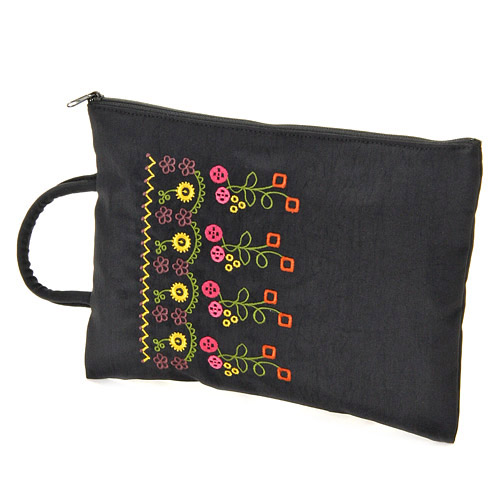 ATSUKO MATANO 刺繍平ポーチ花刺繍黒