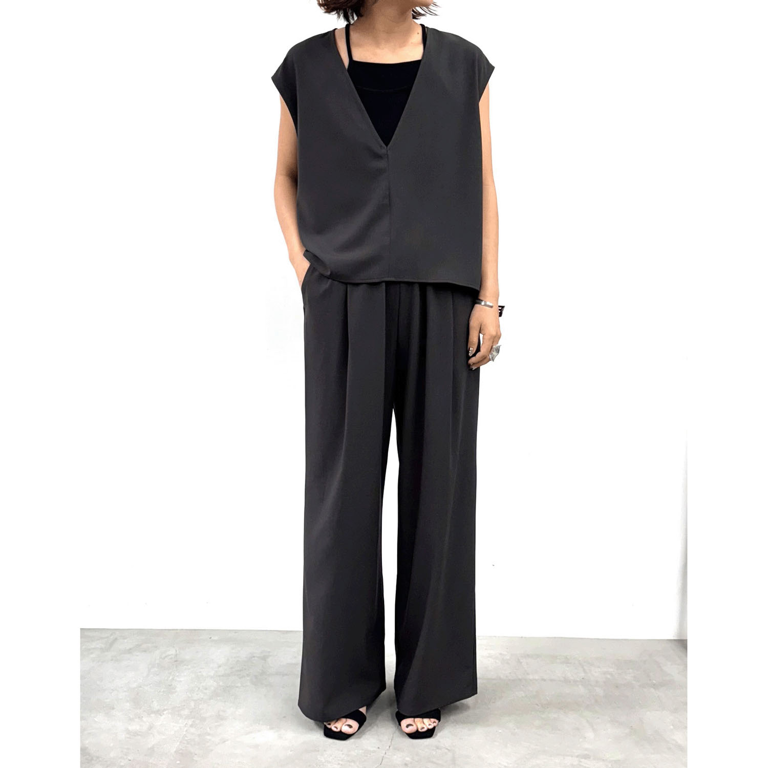 【Insta Live】cloche ノースリーブラウス＆パンツセット - 画像2