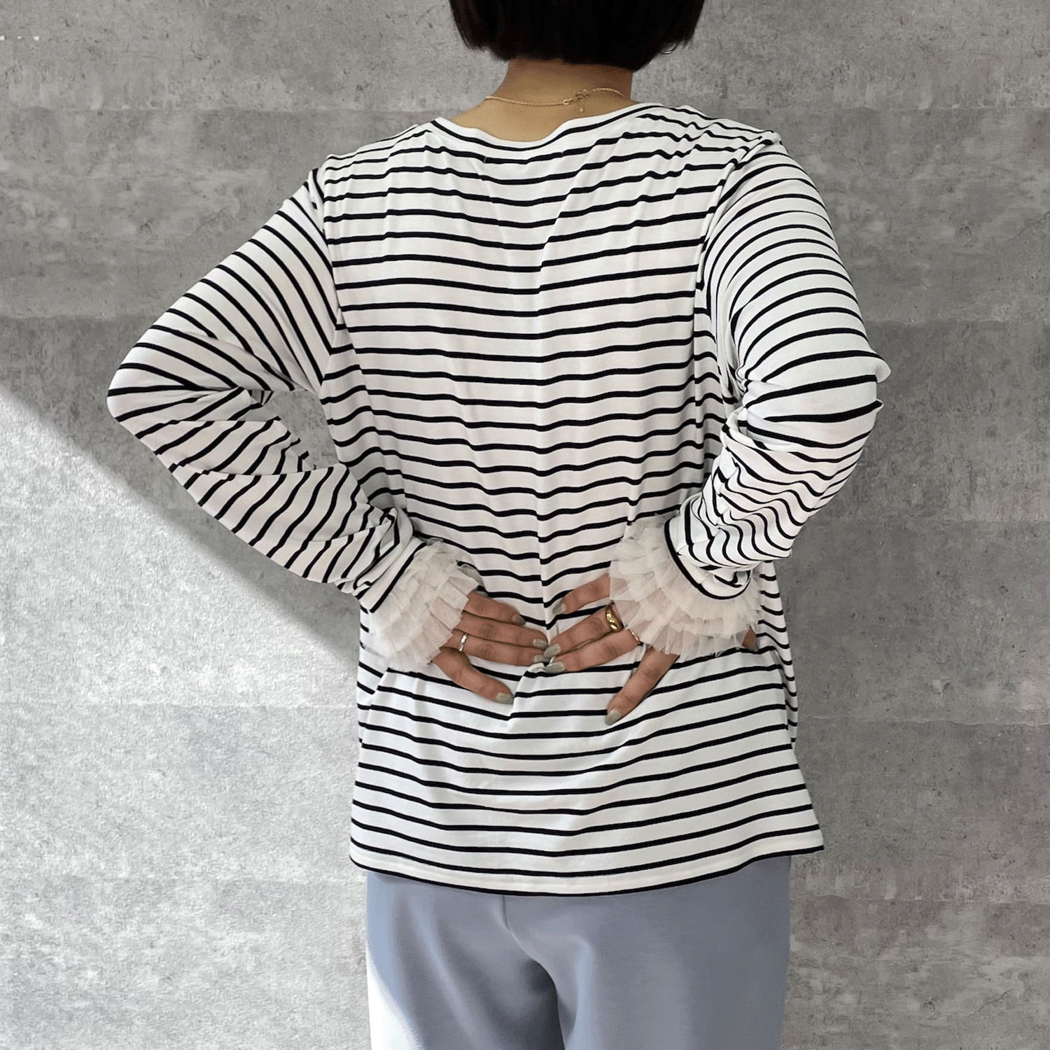 Anna Kerry フリルカフトップス - 画像4