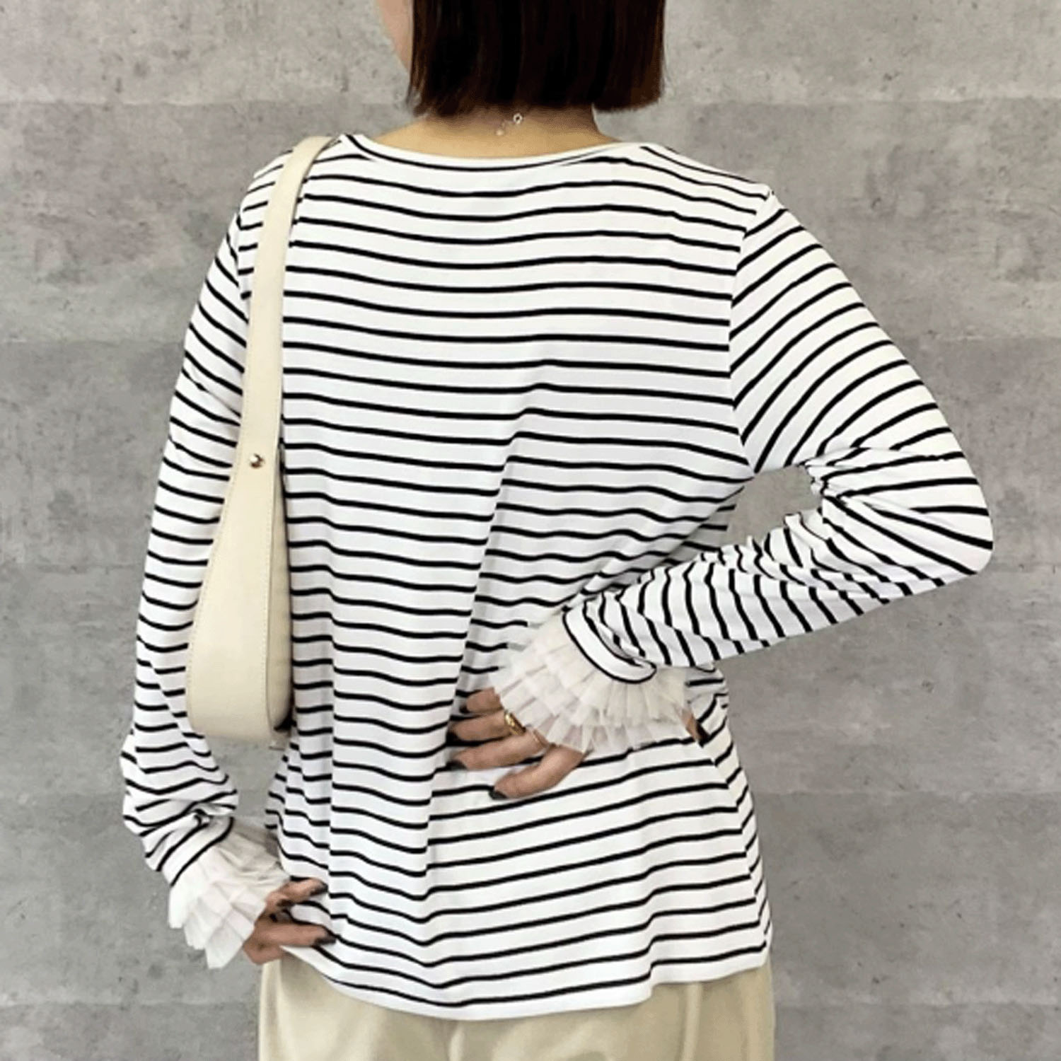 Anna Kerry フリルカフトップス