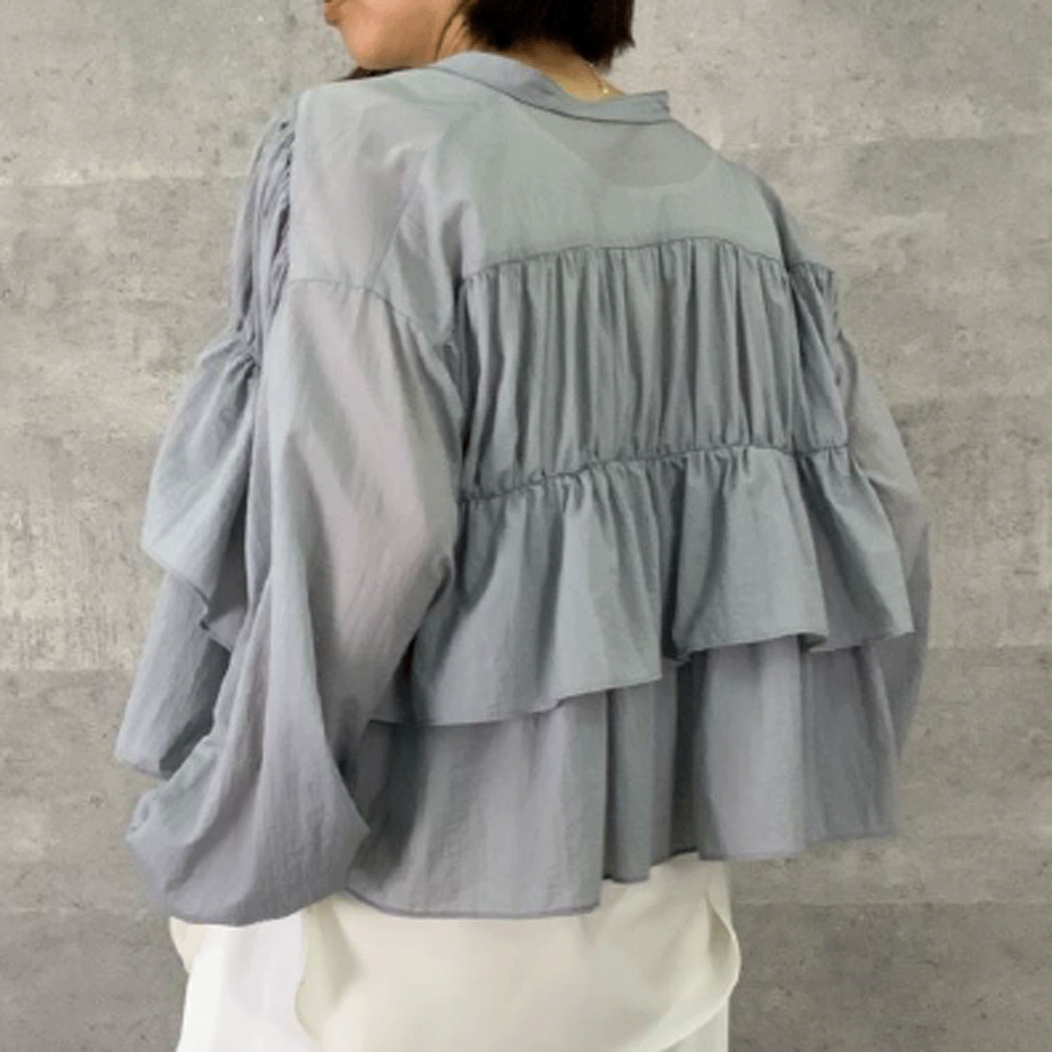 Anna Kerry フリルブラウス