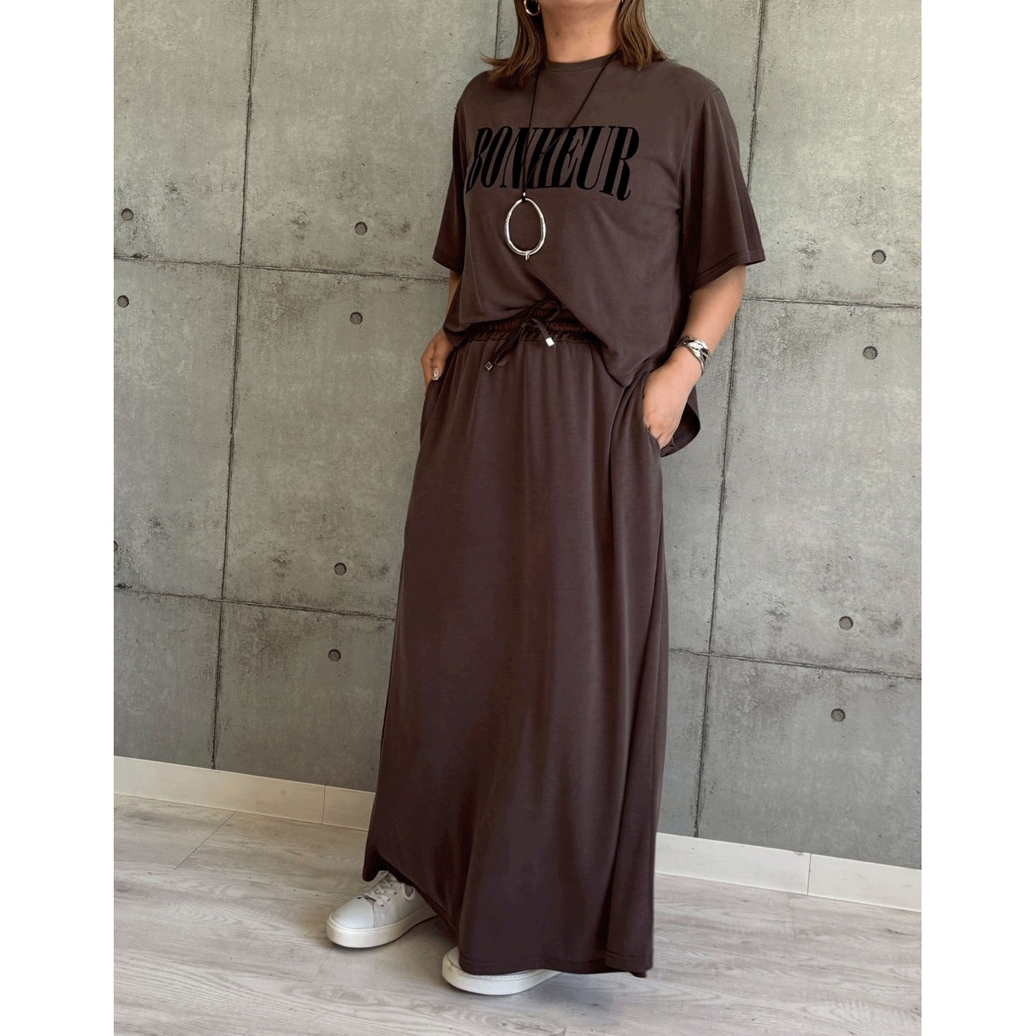 【InstaLive】ROSIEE ソフトな風合いフロッキープリントTシャツ - 画像5