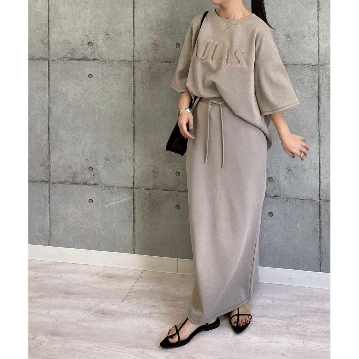 ROSIEE ロゴ刺繍5分袖トップス - 画像14