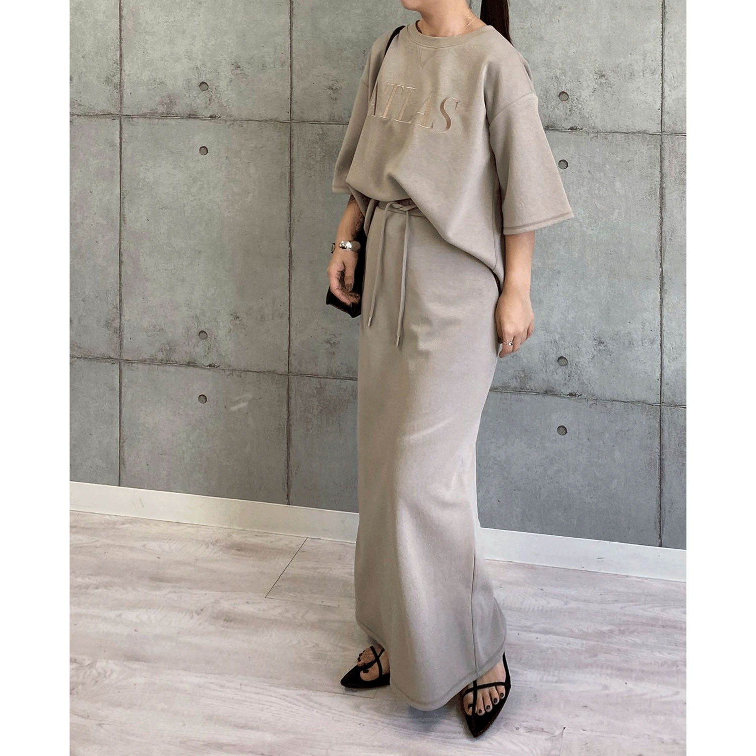 ROSIEE ロゴ刺繍5分袖トップス - 画像15