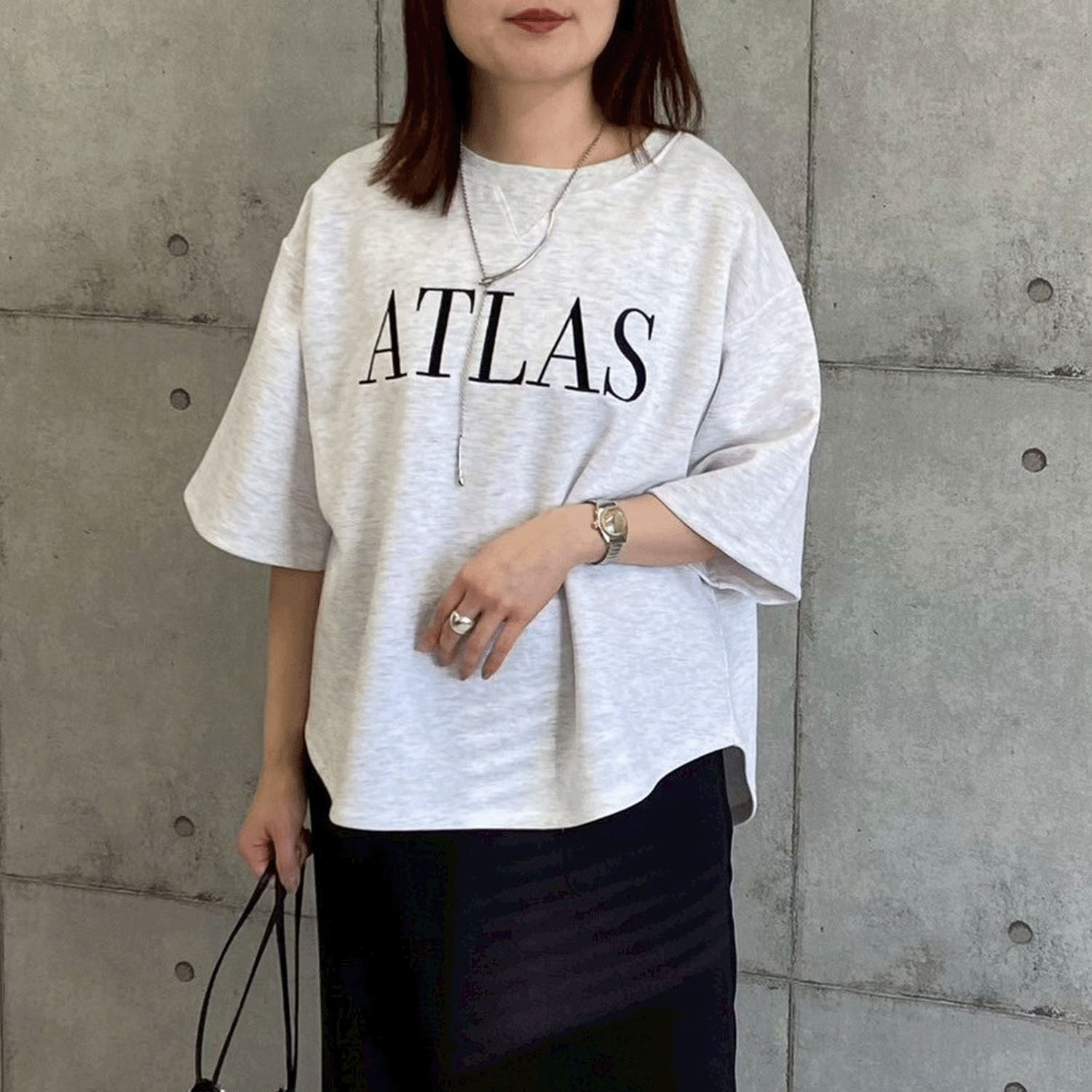 ROSIEE ロゴ刺繍5分袖トップス