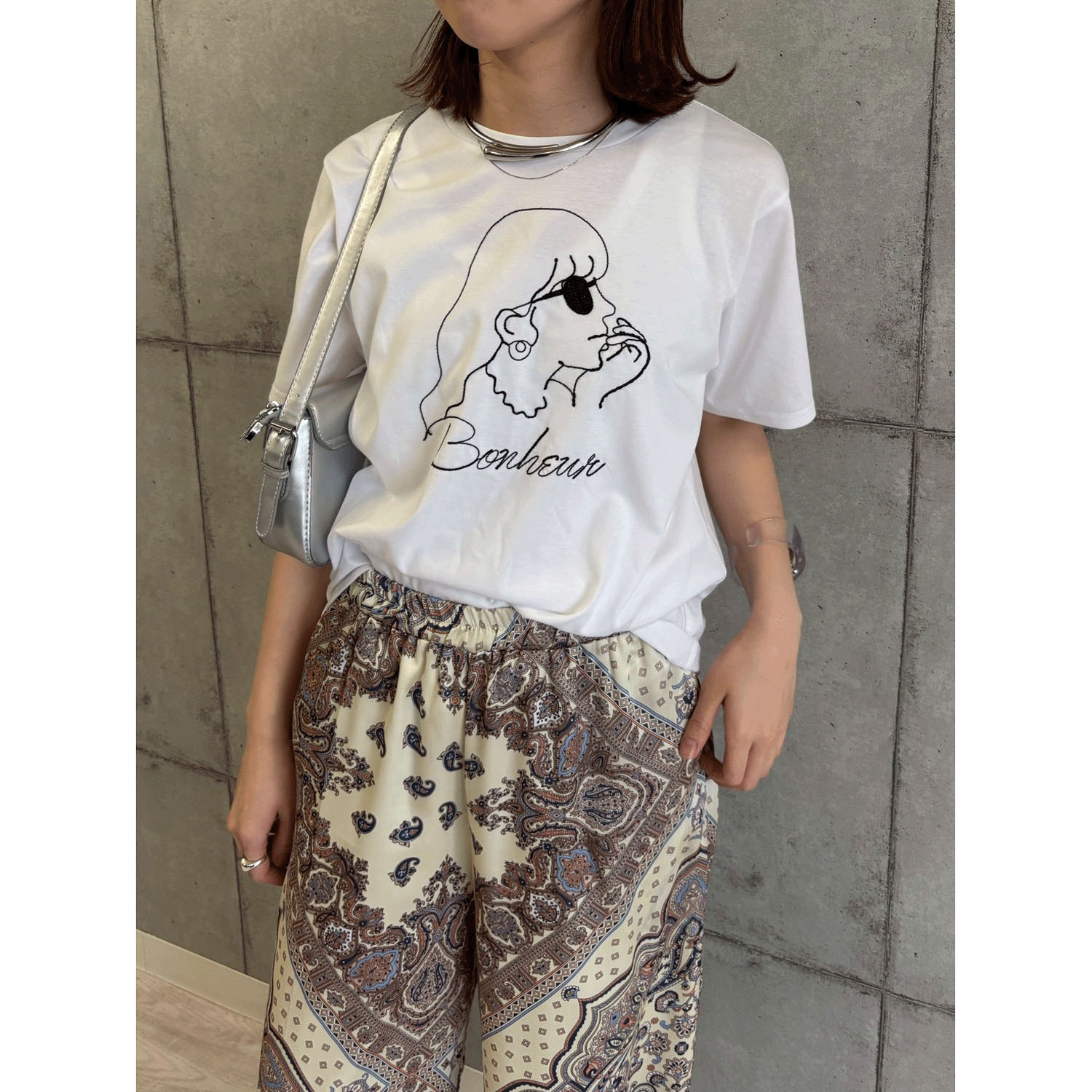 ROSIEE 女の子柄コード刺繍Tシャツ - 画像2