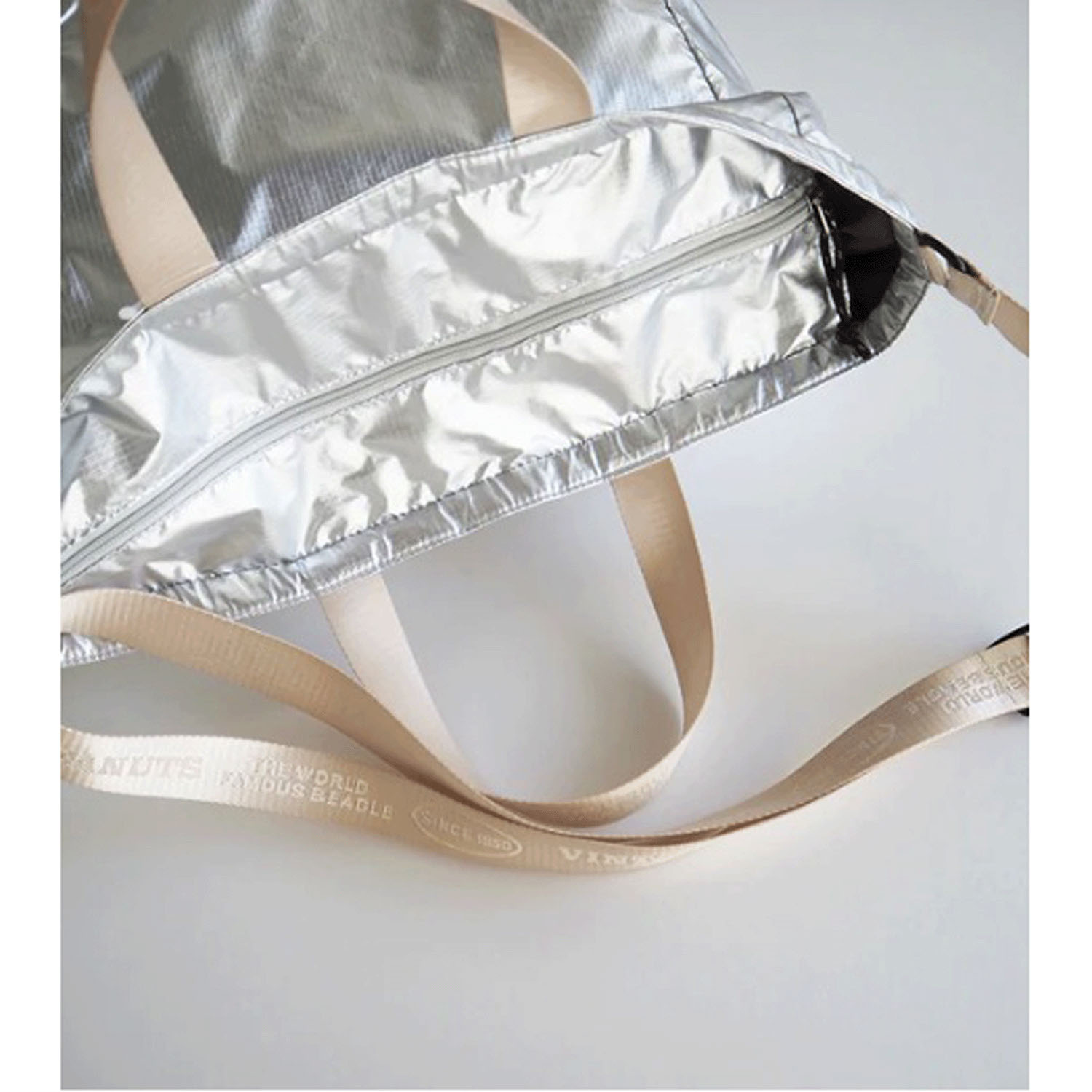 スヌーピー SOLEIL 撥水トートL （PEANUTS） SILVER - 画像3