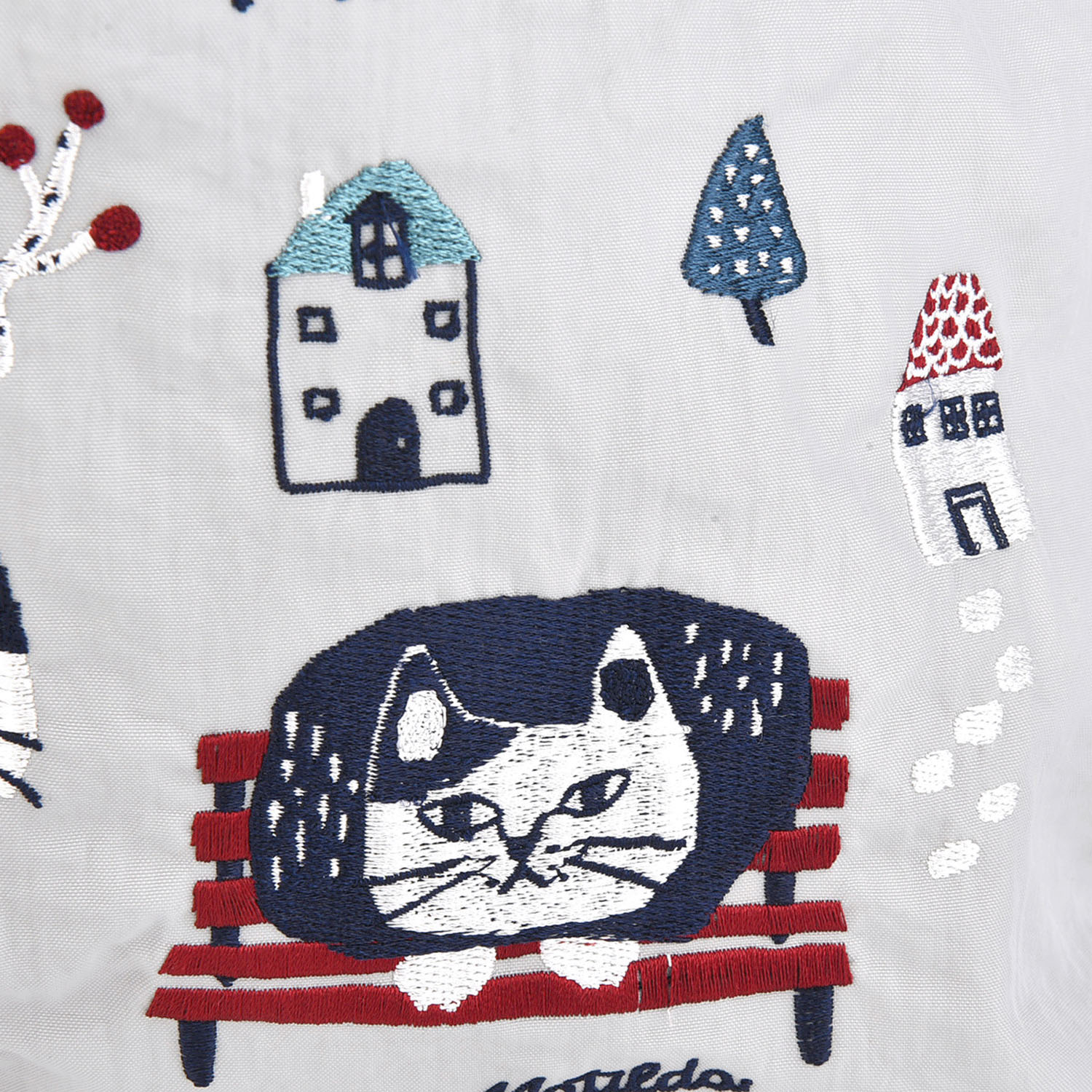 撥水加工刺繍ワッシャーバッグ M マチルダさん柄 - 画像6