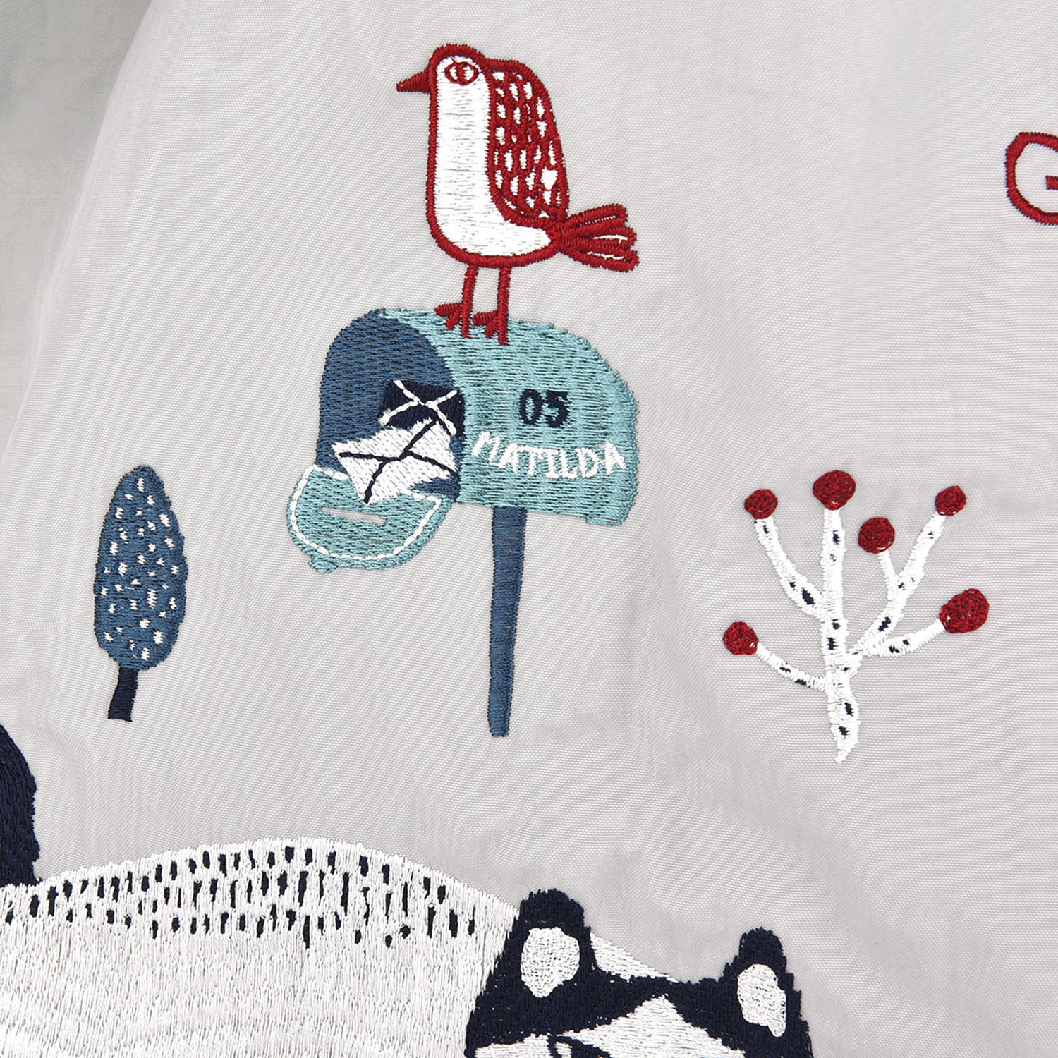 【オフホワイト：取り扱い終了】撥水加工刺繍ワッシャーバッグ L マチルダさん柄 - 画像5