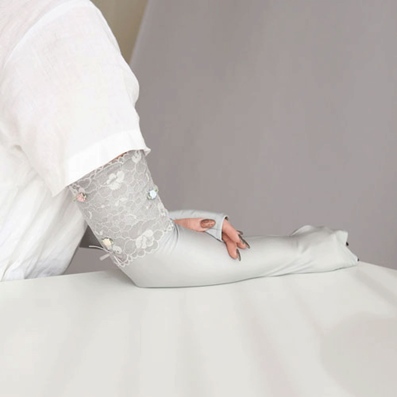 薔薇の園 UVロング手袋 - 画像5