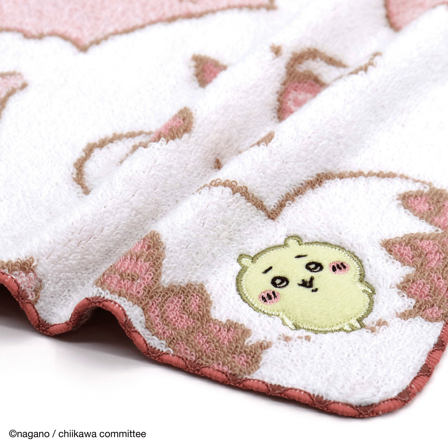 ちいかわ  かたまってるよ タオルハンカチ ピンク／ちいかわ - 画像2