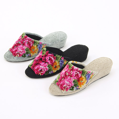 【12・15：在庫限り】シャンティヒールスリッパ M