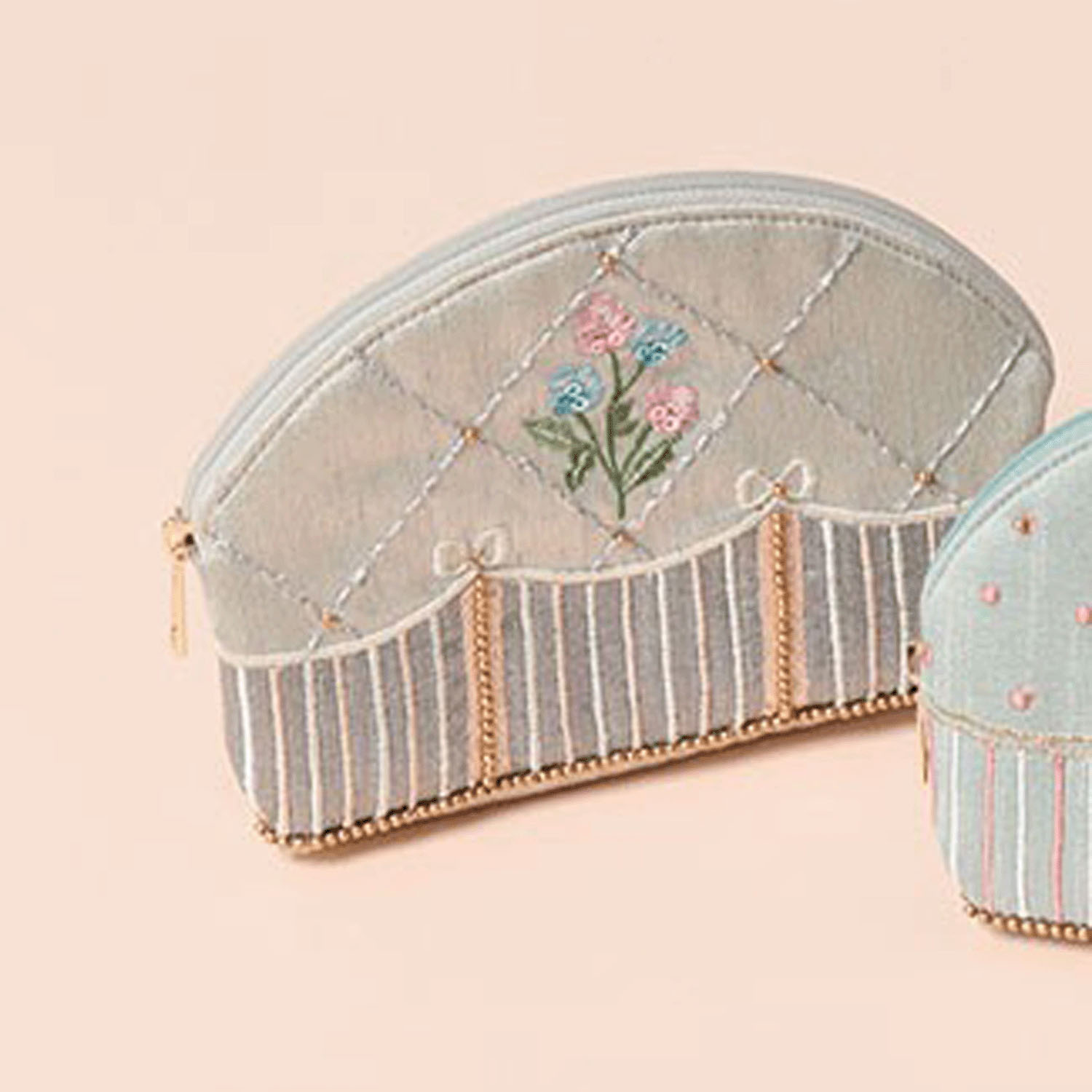 ビーズ刺繍 アーチポーチ