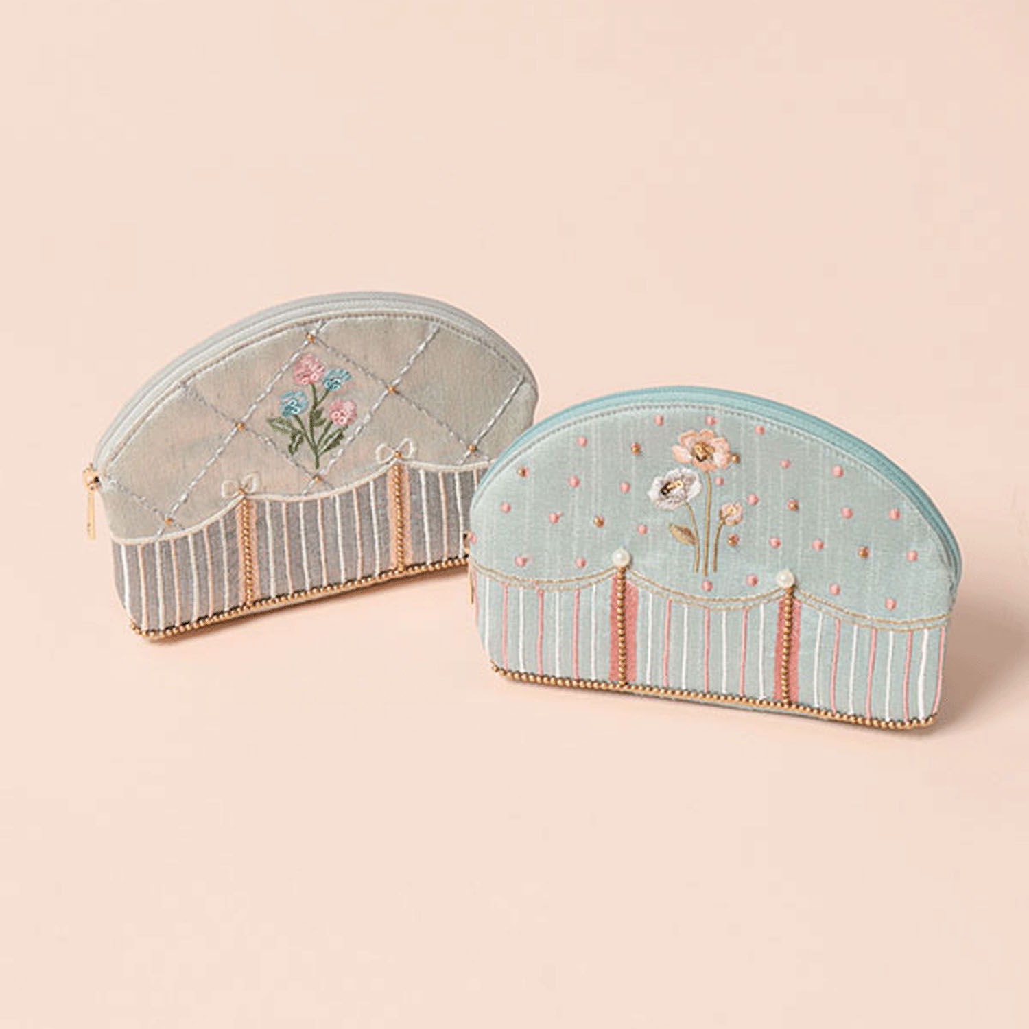 ビーズ刺繍 アーチポーチ